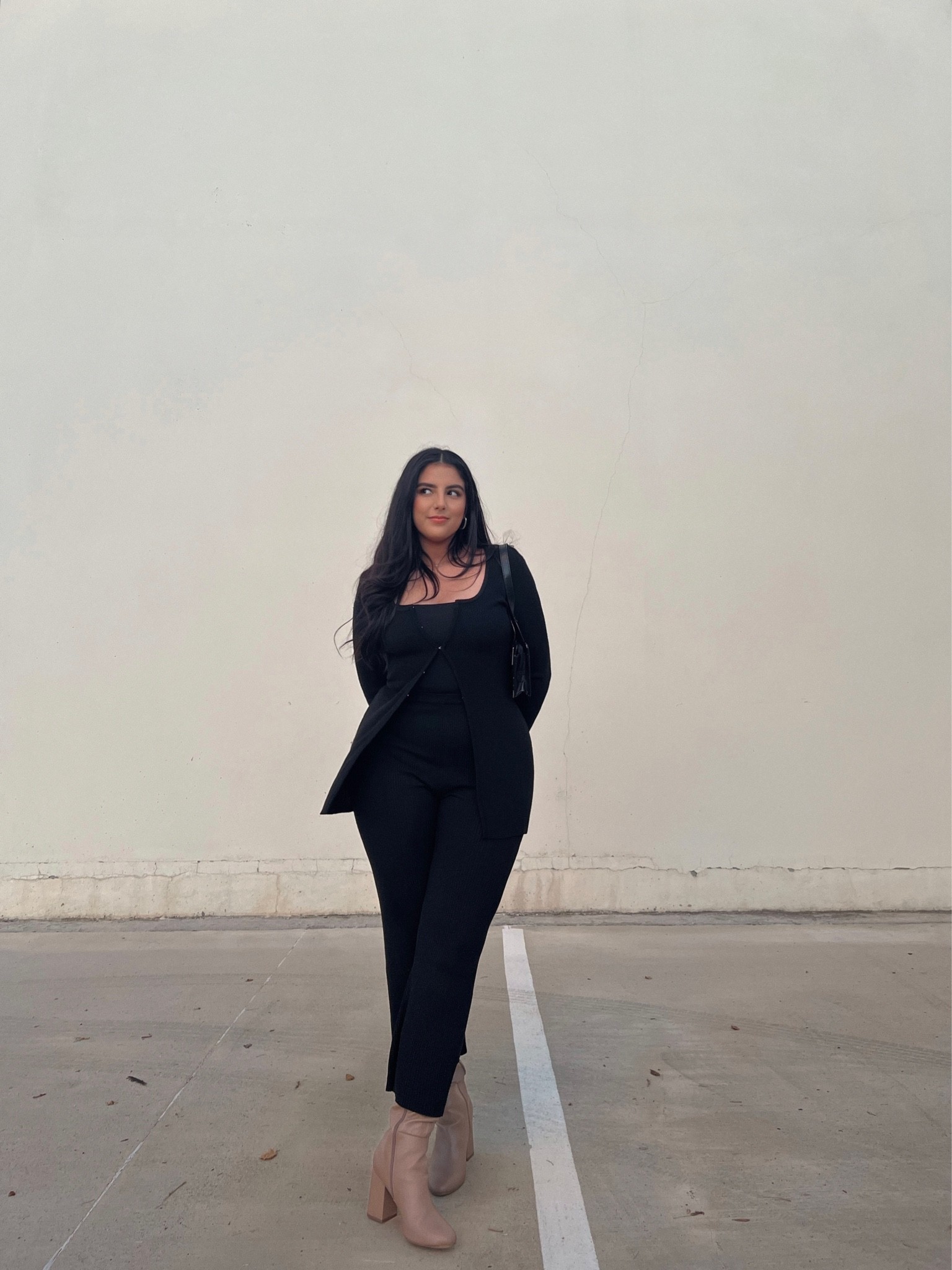 In my matching set era 🤍🖤

#LTKfit #LTKSeasonal #LTKshoecrush