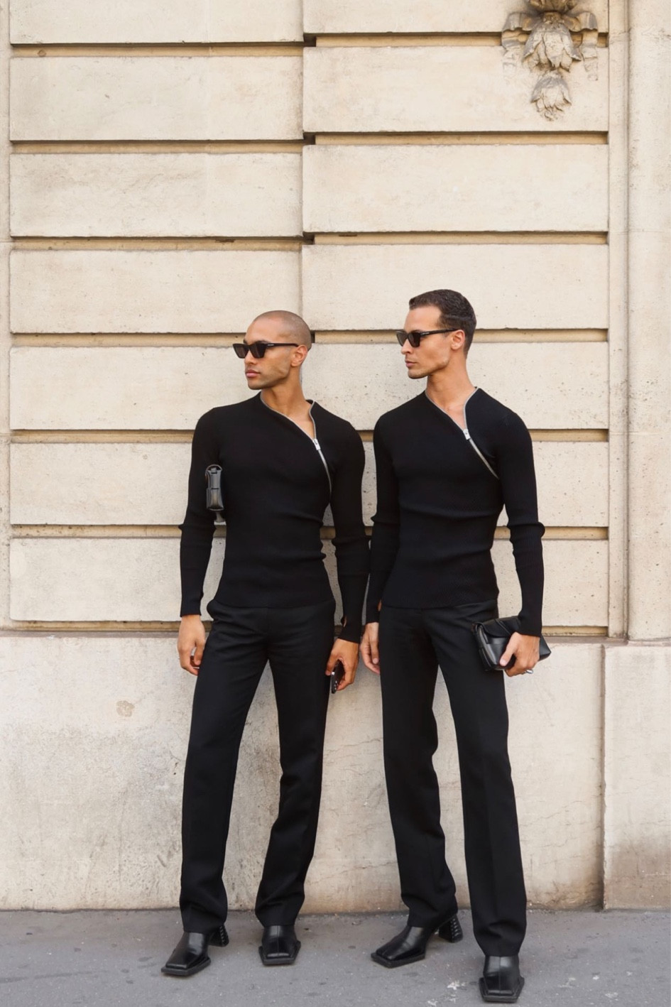 Paris Fashion Week - All black 

Sweat à fermeture zippé Heliot Emil, sweat zipé noir, pantalon droit noir, pantalon de costume noir, bottes en cuir Luciano noir Eytys, bottes noires Eytys
#PFW #ParisFashionWeek #PFWxLTK #Menswear

#LTKstyletip #LTKeurope #LTKmens