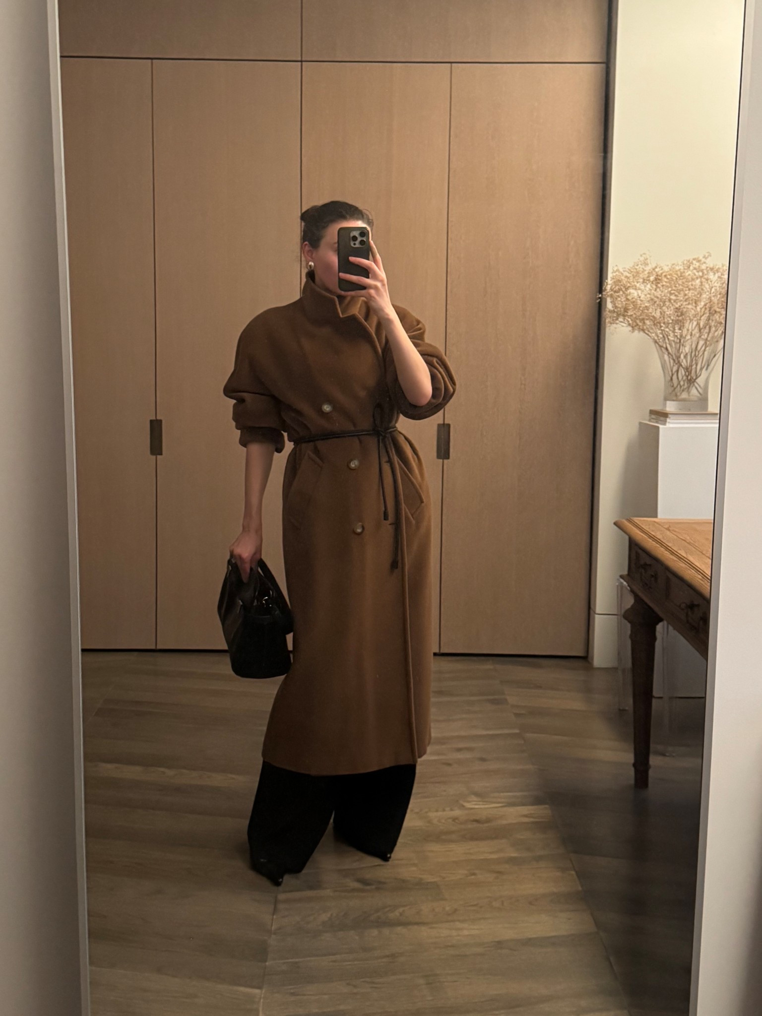 Reinventing old coats with new accessories 

#LTKItBag #LTKStyleTip #LTKWorkwear