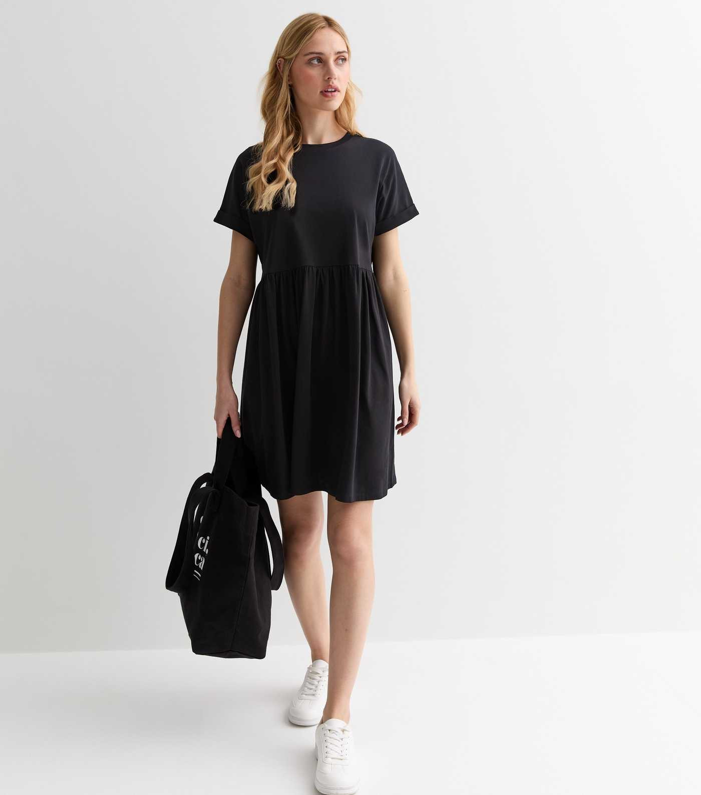 Black Cotton Short Sleeve Mini Smock Dress | New Look | New Look (UK)