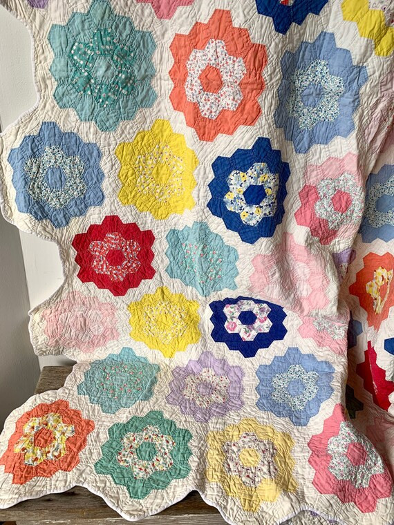 1940s Quilt, Hand Stitched Grandmother’s Flower Garden 80” x 100” #4461 | Etsy (US)