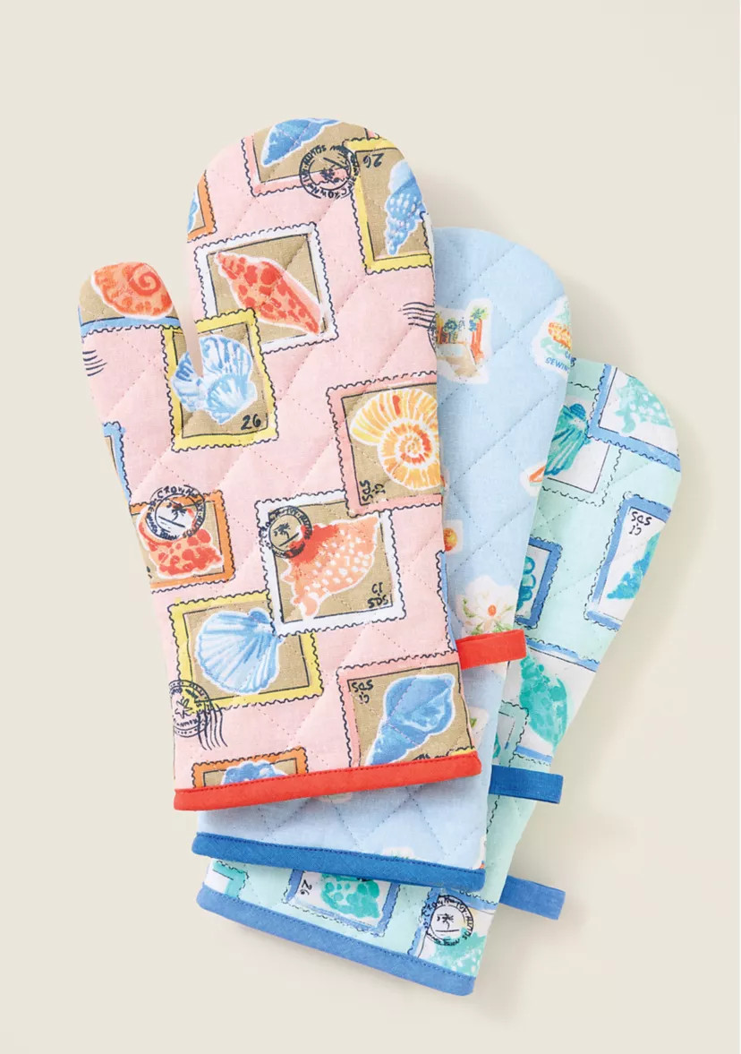 Sewing Down South x Crown & Ivy™ Carolina Pot Oven Mitt | Belk