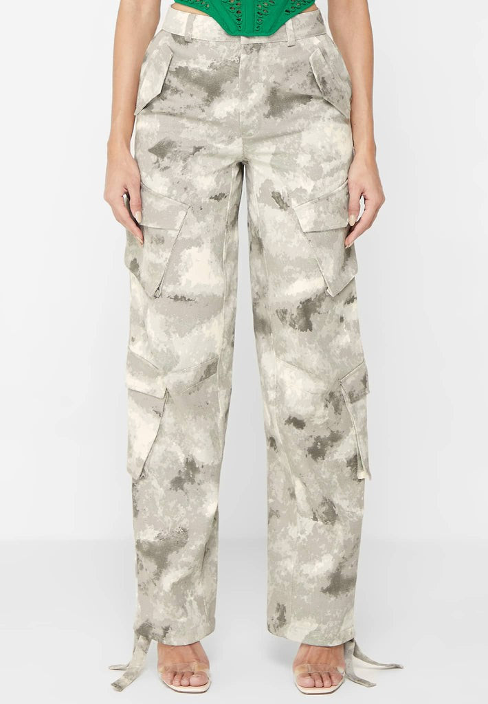 Wide Leg Camo Cargo Pants - Grey | Maniere De Voir