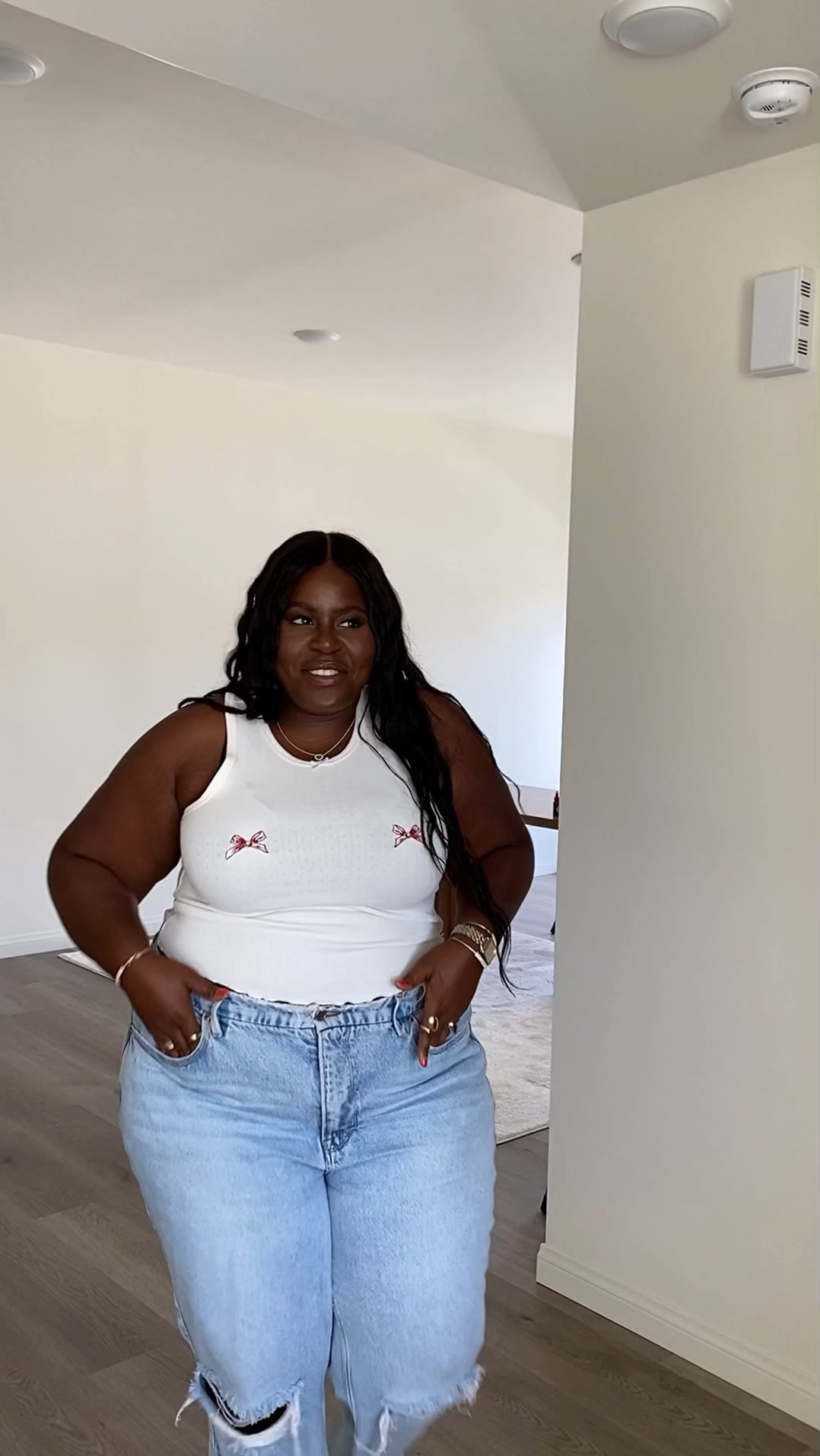 my favorite combo is a white tank top and jeans 🤗

#LTKVideo #LTKFindsUnder50 #LTKStyleTip