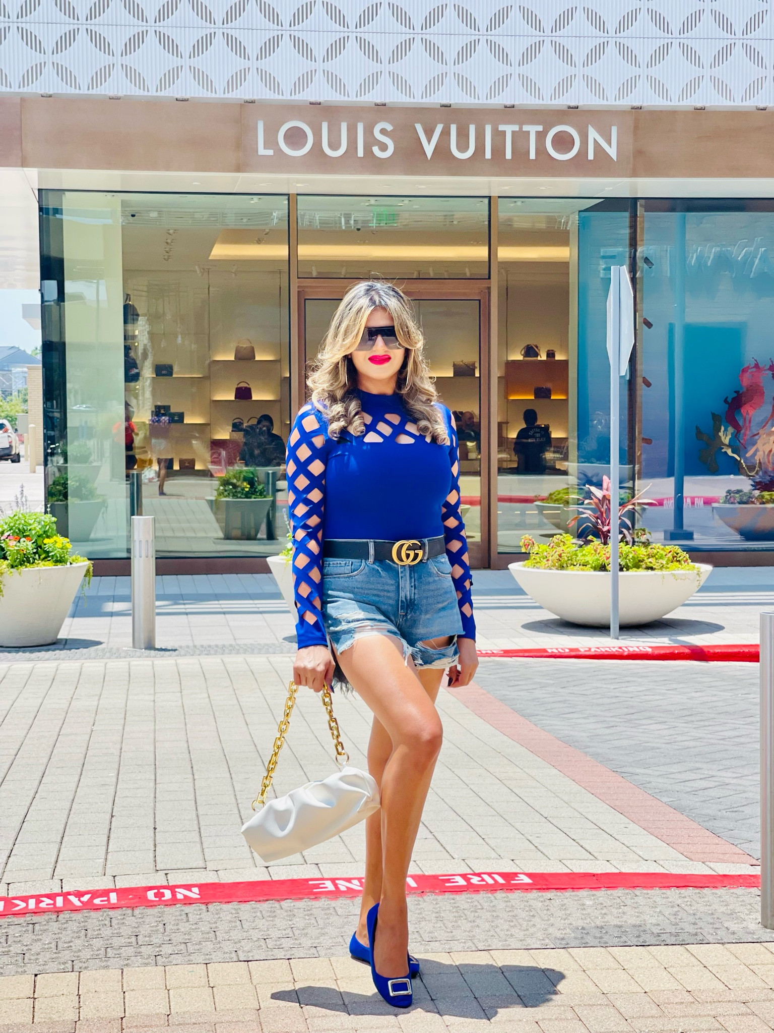 #bluetop #casuallook #chiclook #cutouttop #ootd #style

#LTKHoliday #LTKSeasonal #LTKstyletip