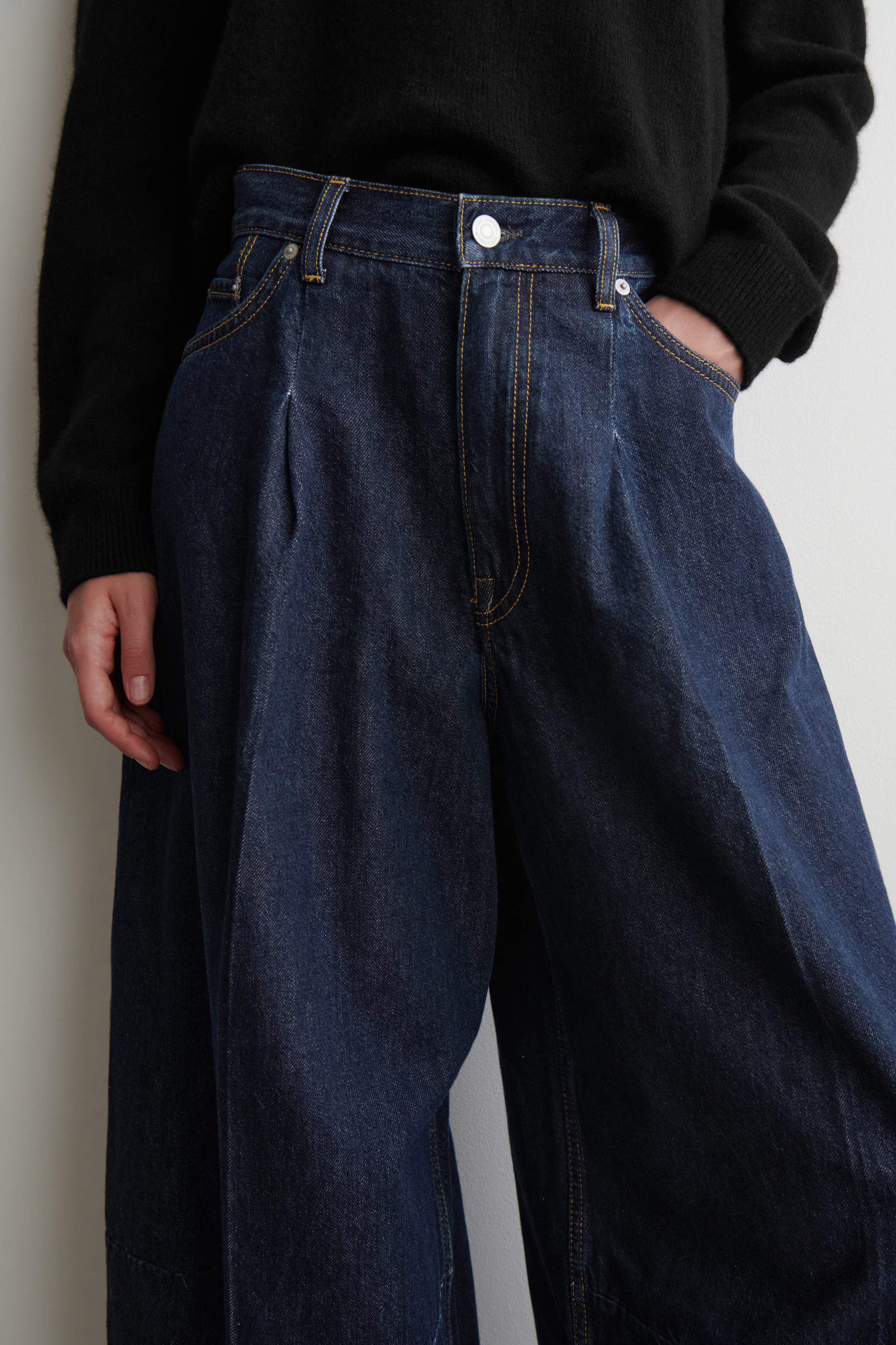 TWINE BARREL-LEG JEANS - DARK BLUE | COS GB | COS UK