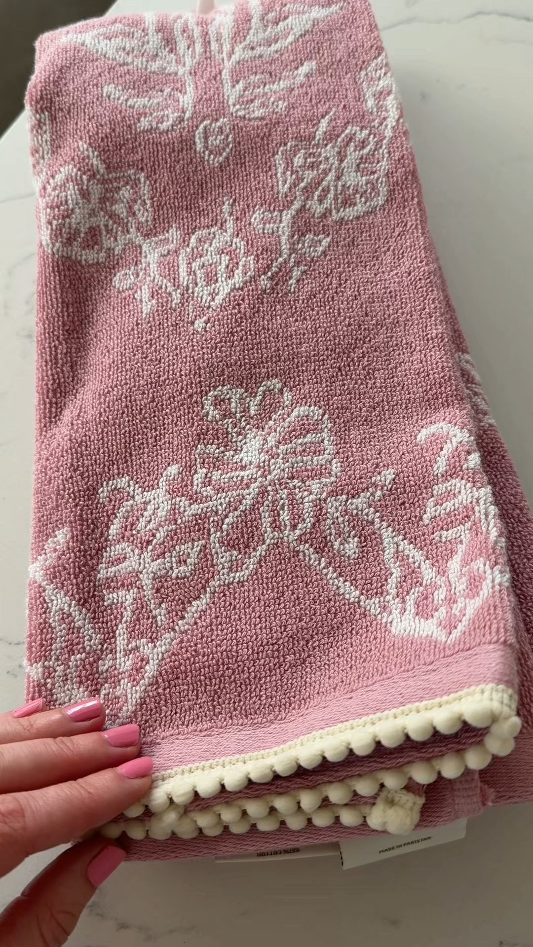 LOVE these pink Valenetine’s hand towels from Target. They’re the Threshold brand a pretty pink!



#LTKHome #LTKValentine #LTKSeasonal