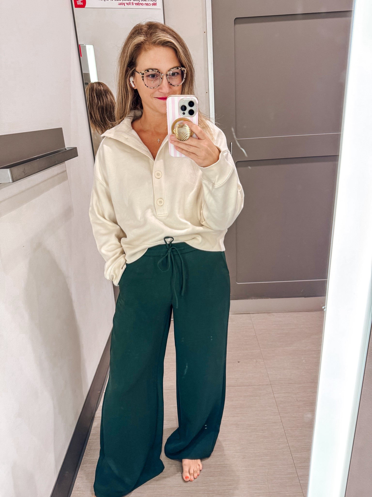 These hunter free pants are so comfortable! Easily dressed up or down!! 

#LTKFindsUnder50 #LTKSeasonal