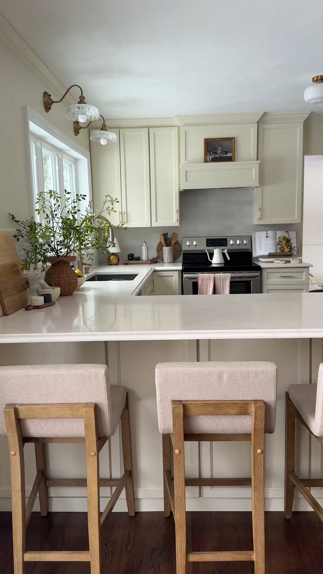 Kitchen refresh 🍋 #kitchendecor #kitchenstyling #mcgeeandco #studiomcgee #target #amazon 