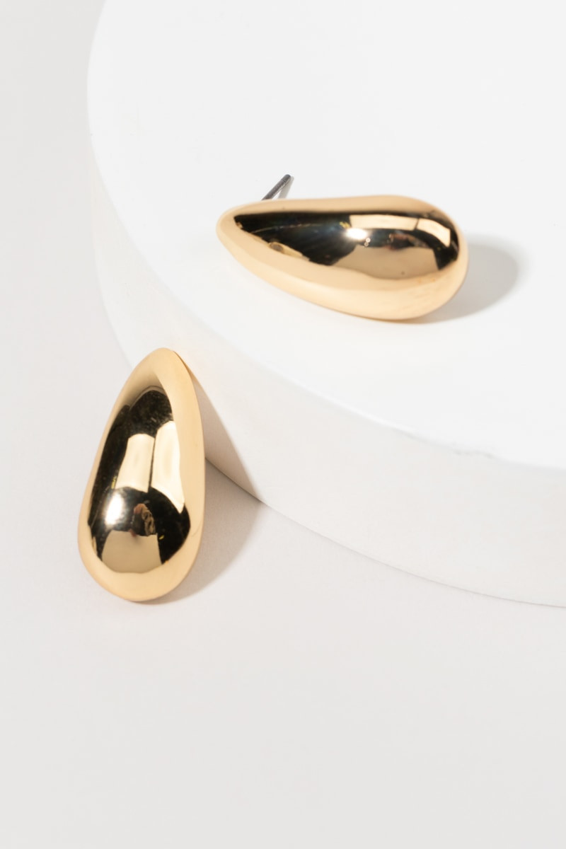 Vera Gold Droplet Earrings | Francesca's