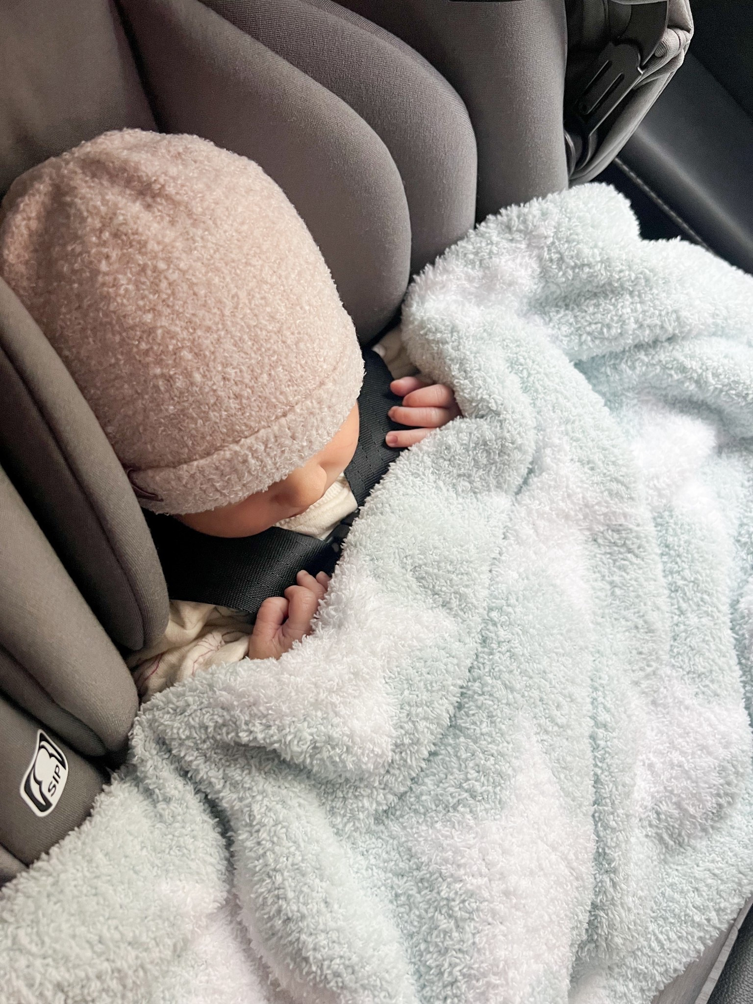 Comfy cozy for this cold front with our #barefootdreams blanket and beanie from our Beny 🤍

#winterbaby #babyblanket #babygirl #newbornbaby #babybeanie #infantbeanie #nunamom

#LTKmomlife #LTKBaby #LTKKids