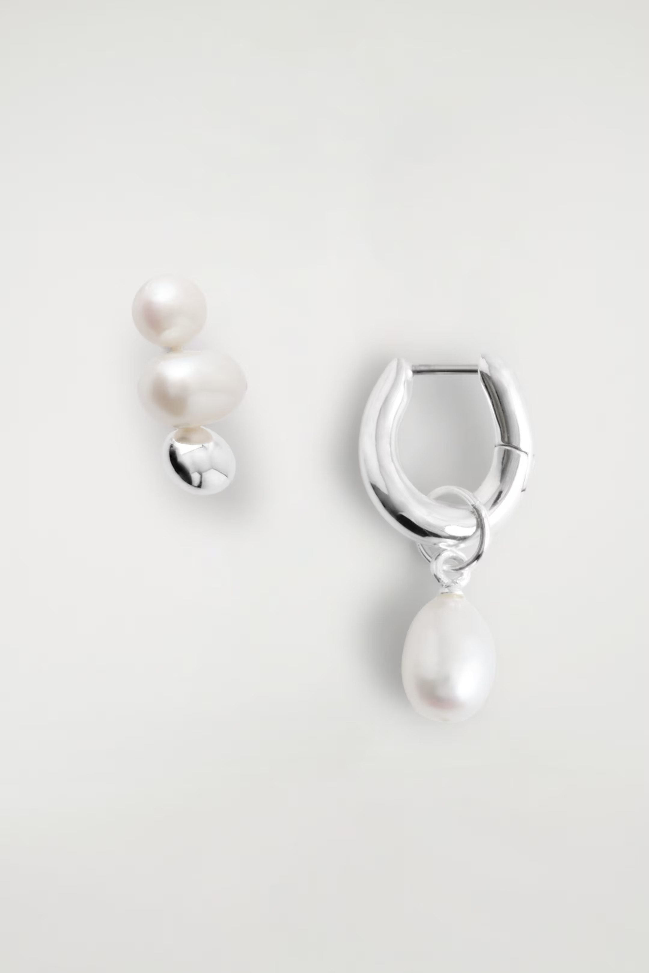 MISMATCHED FRESHWATER PEARL EARRINGS - SILVER | COS GB | COS UK