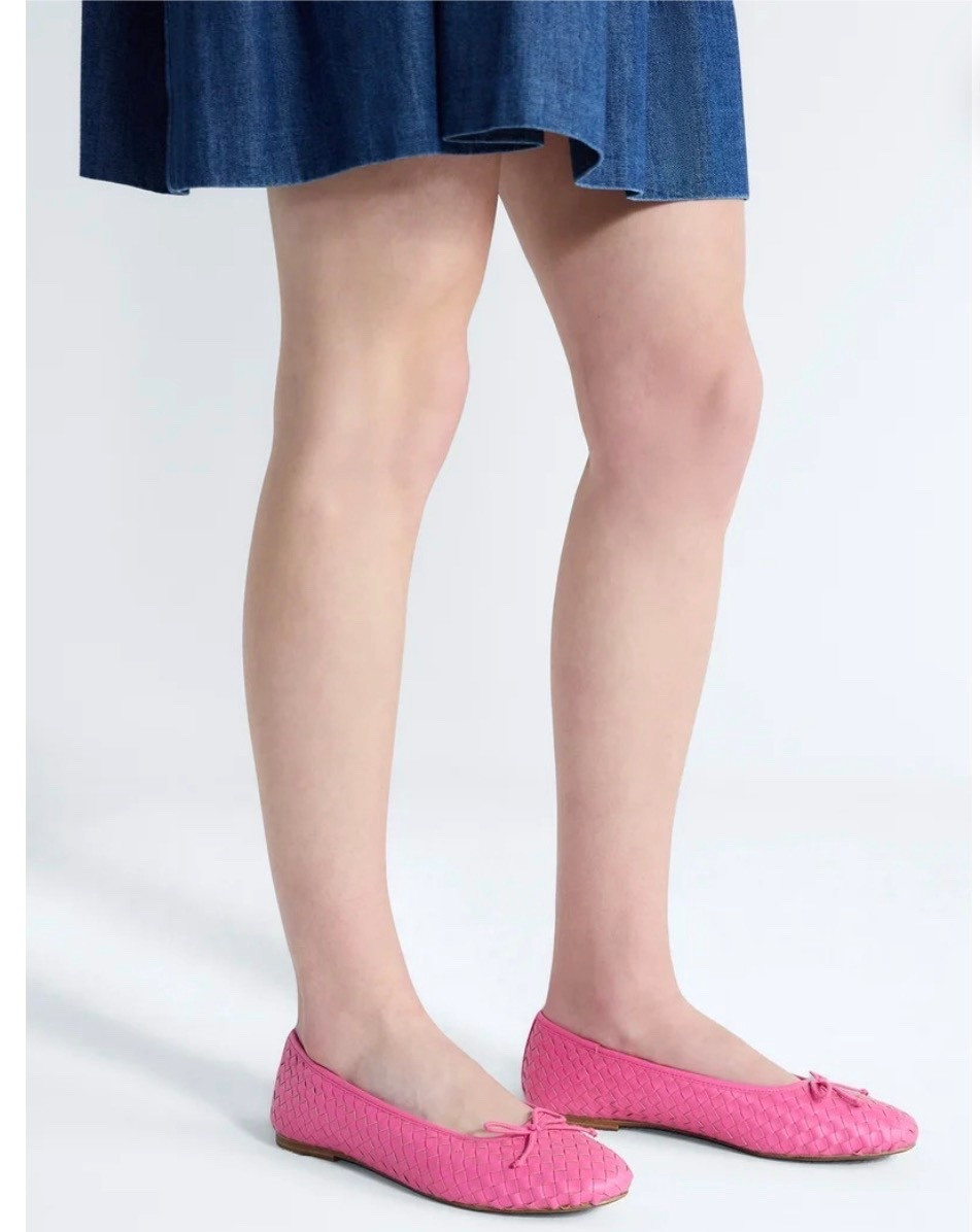 Preppy Pink Ballet Flats under $40 💗✨

LTK Description:
The cutest pop of pink for spring & summer 💗 These woven ballet flats are giving classic + feminine with a fun twist! I love the textured detail and sweet bow—it makes them feel elevated while still being super easy to wear.

Perfect with dresses, denim, or even casual sets for that effortless preppy look 🎀 Bonus: they’re comfy with a cushioned insole and such a great affordable find!

If you love adding a little color to your outfits, these are the perfect statement flat 🌸

Affordable shoes, Walmart fashion finds, pink ballet flats, woven flats, preppy style outfit, feminine summer style, colorful shoes, everyday flats, spring summer outfits, budget-friendly fashion

#LTKWorkwear #LTKSeasonal #LTKOver40