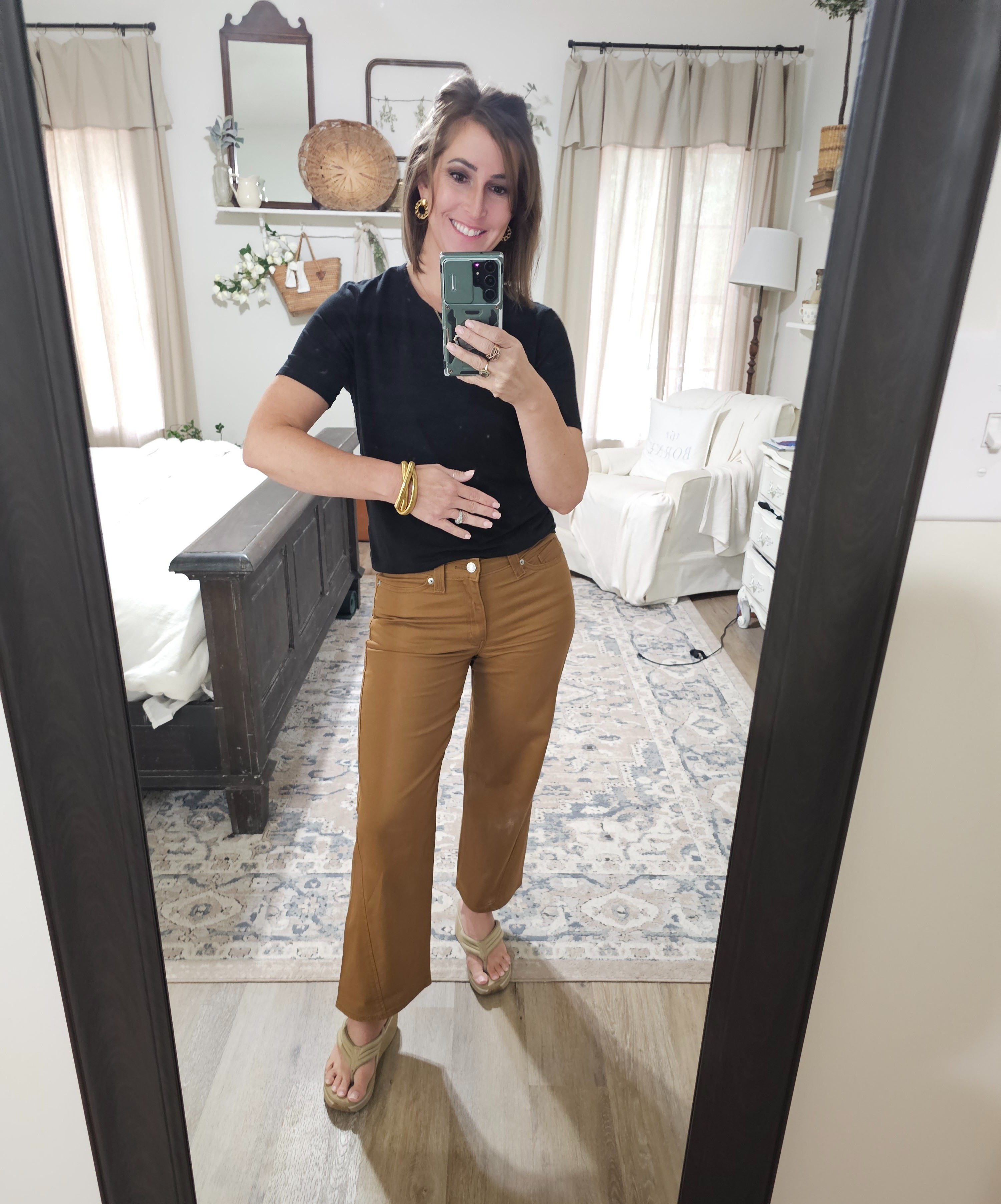 These pants are so comfy and of course y'all know I LOVE this bracelet 

