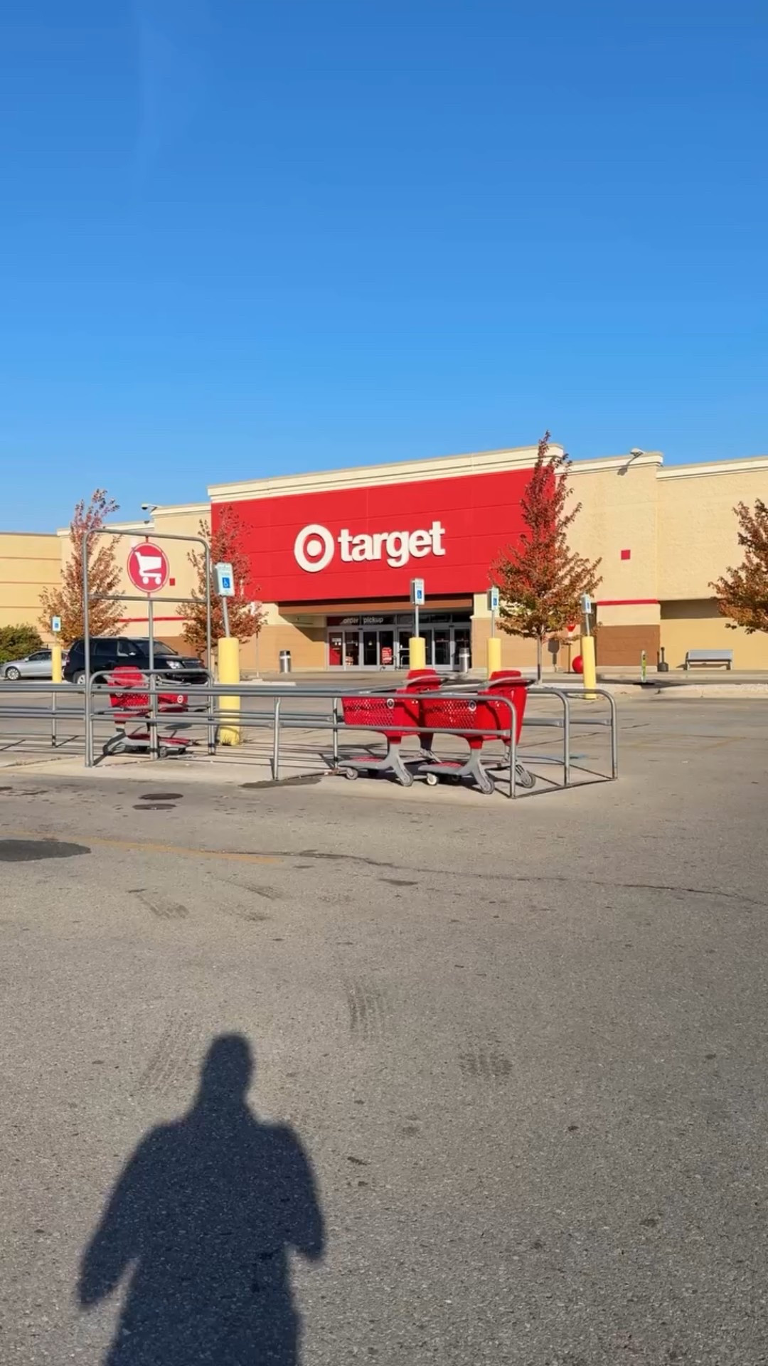 Tell me you can walk out of Target with only one thing… because I clearly can’t 😂
Went in for an Alani, left with the coziest blanket instead.
Cozy season officially started. ☁️🛋️ 
Comment “SHOP” for links 💕 & as always thank you for being here!
#TargetFinds #CozyHome #HomeStyle #TargetAddict #FallVibes #cranehomedesign #interiordecor #fall2025 #cozyvibes