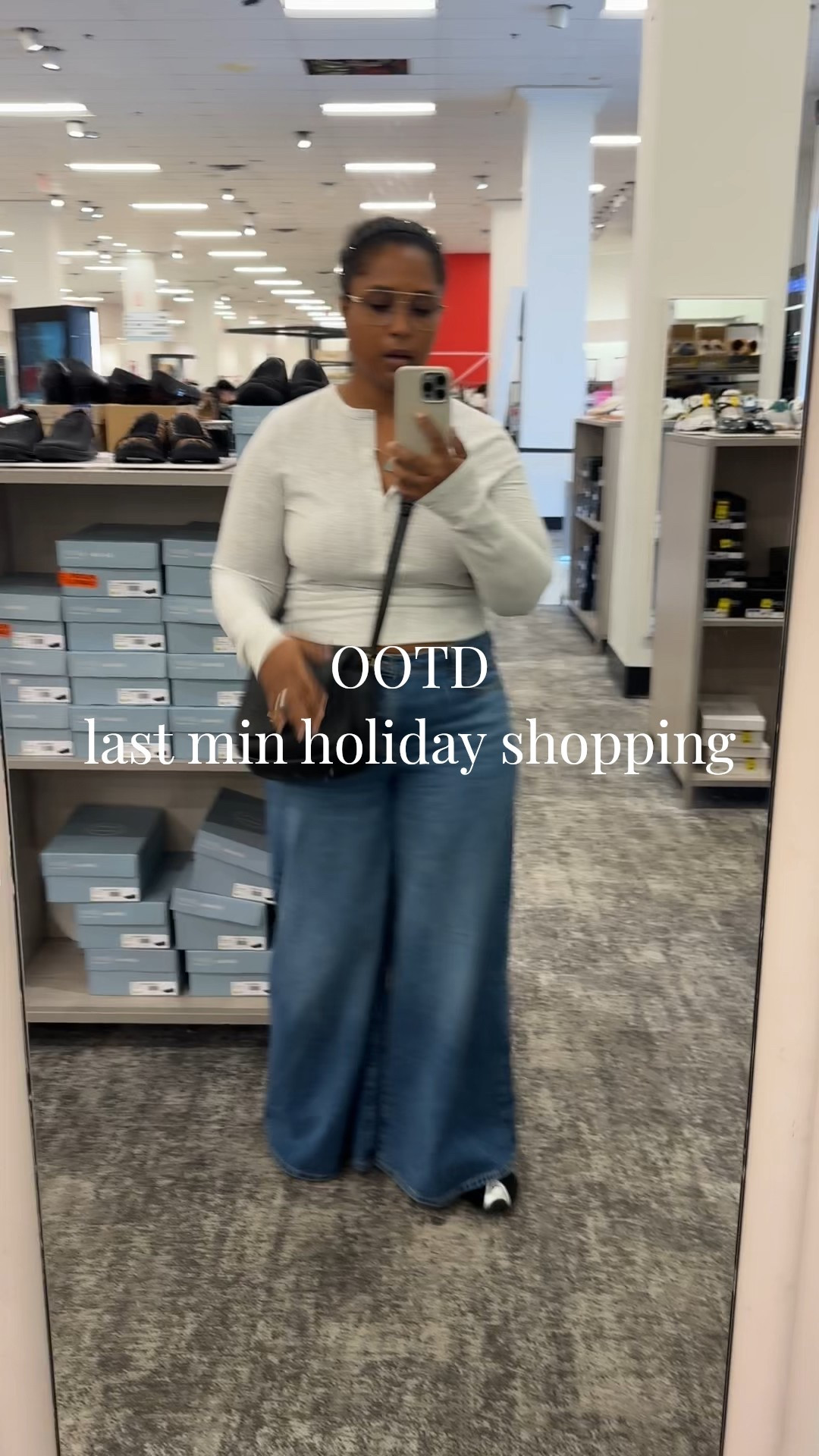 Easy outfit for last minute shopping or running errands 

All from American Eagle basically 

Wearing 14 in the jeans and Large in top  

#LTKMidsize