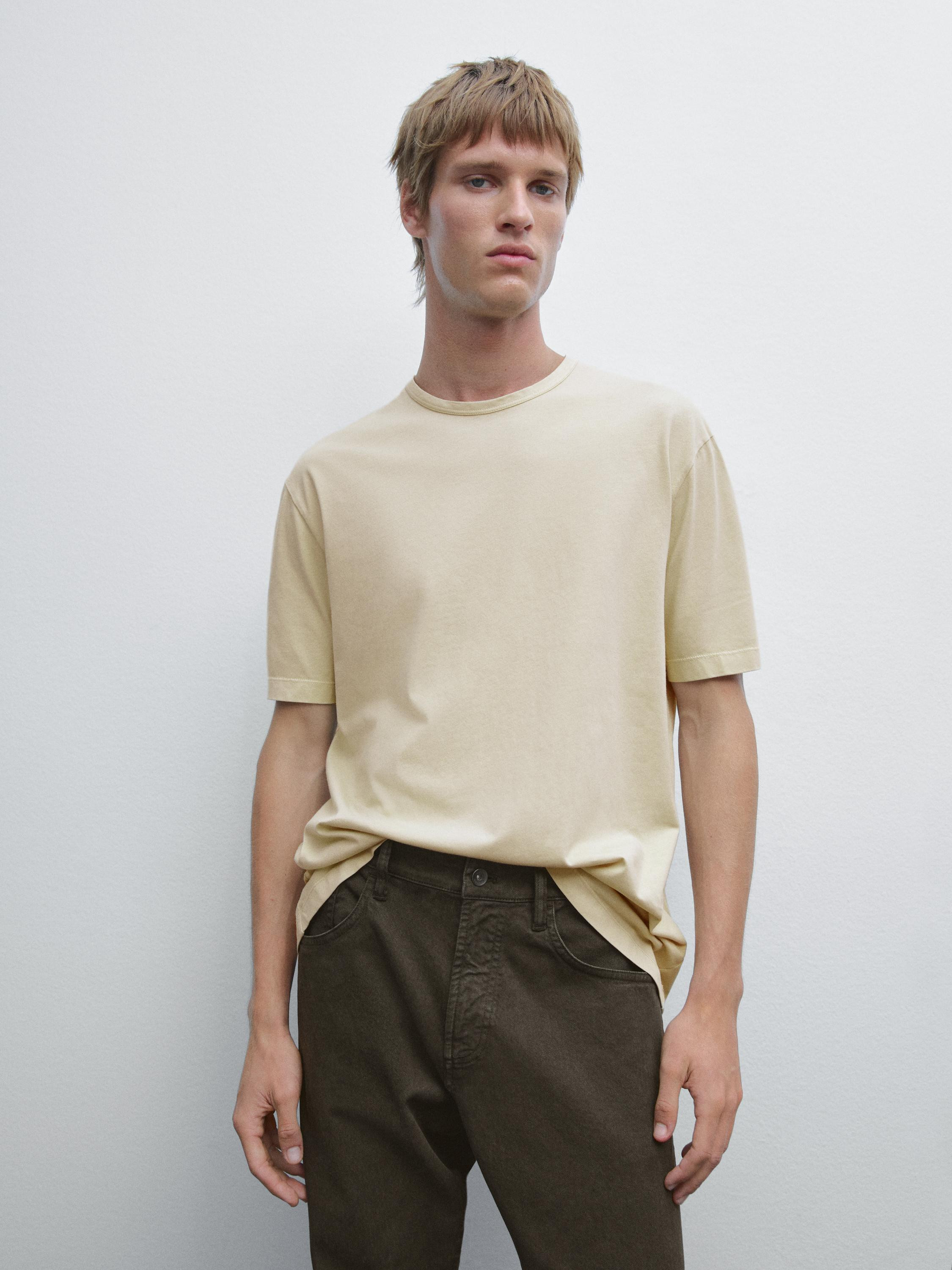 Distressed-effect short sleeve T-shirt | Massimo Dutti US