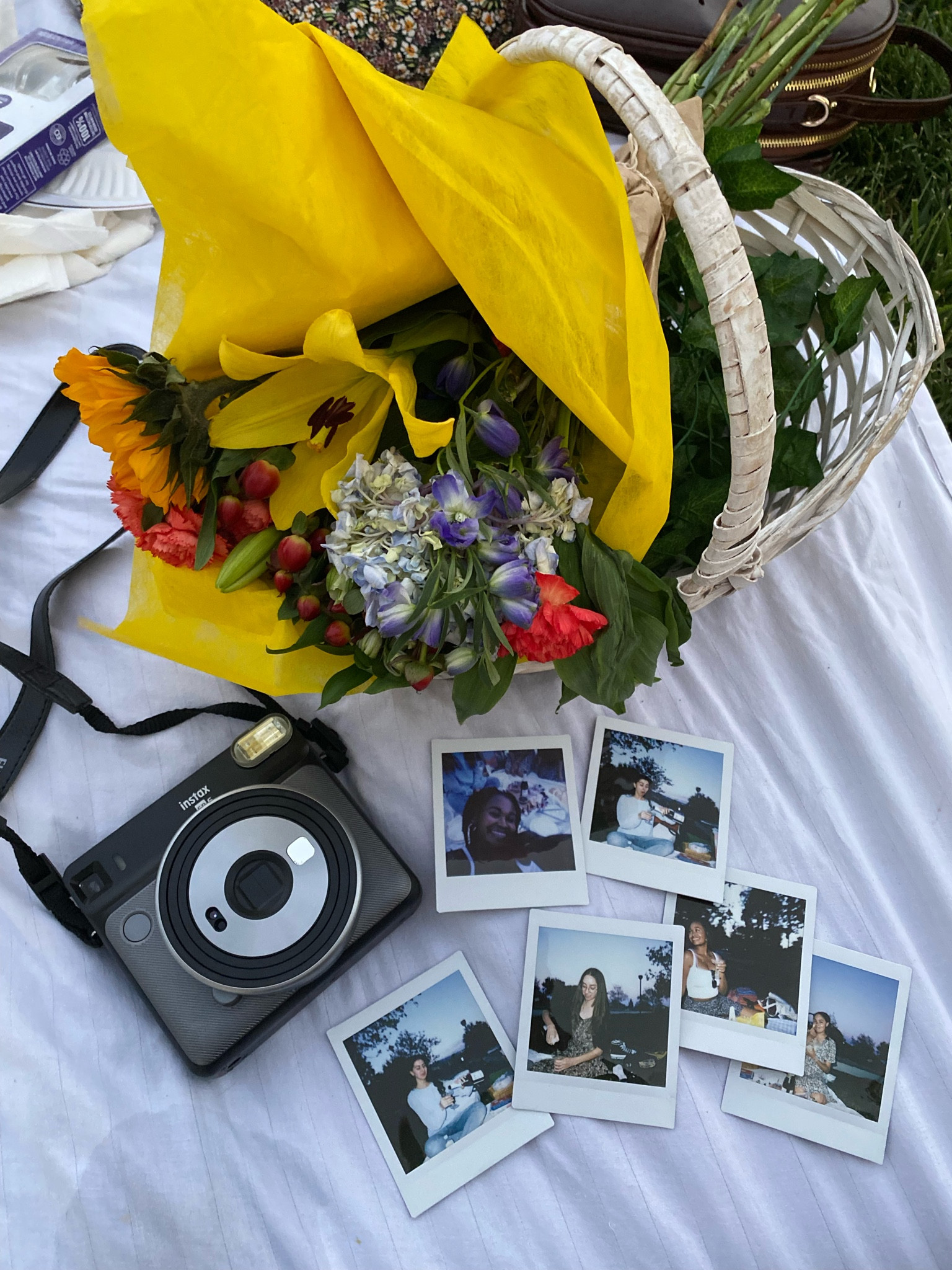 Fujifilm Cheki Square SQ6 Pearl White Ins SQ 6 polaroid camera 📷🎞️
polaroid camera, fuji film polaroid camera, full film camera, fuji film, camera, polaroids, camera find, camera must have, electronics 

#LTKFind #LTKunder100