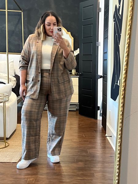 I’m wearing a 2X in these panta and a XXL in the blazer 
Fall old navy new brown plaid suit plus curve size 18/20

#LTKworkwear #LTKcurves #LTKSeasonal