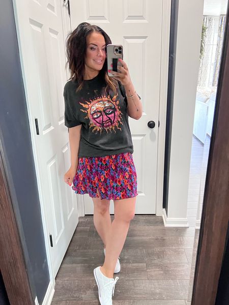 Casual trendy outfit to go to a show! #rockertee #nike

#LTKunder50 #LTKfit #LTKswim