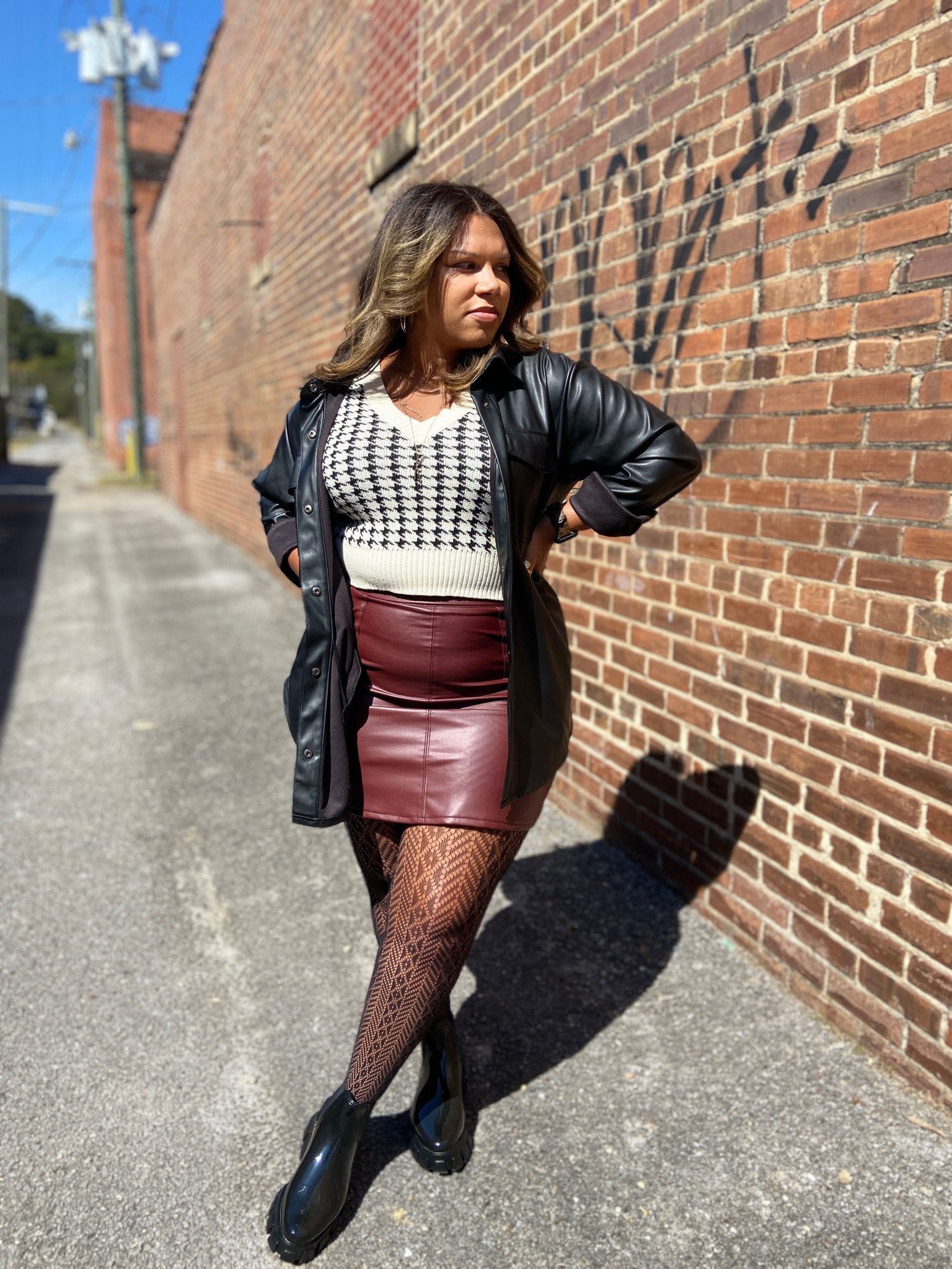 #maurices #rolltide #houndstooth #tightsandboots

#LTKstyletip #LTKshoecrush #LTKSeasonal