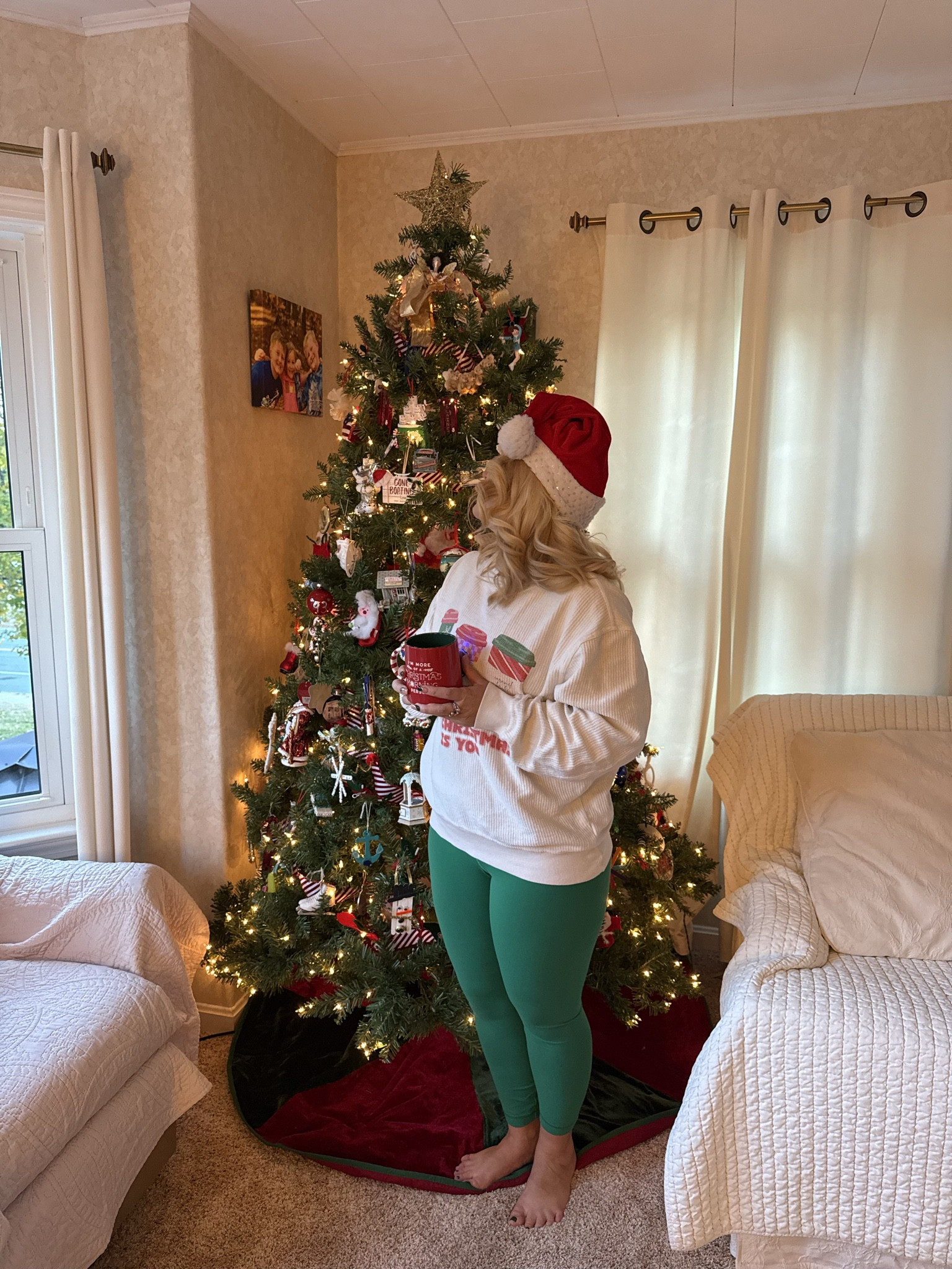 Now is it time for Christmas?😅

#LTKSeasonal #LTKHoliday #LTKGiftGuide