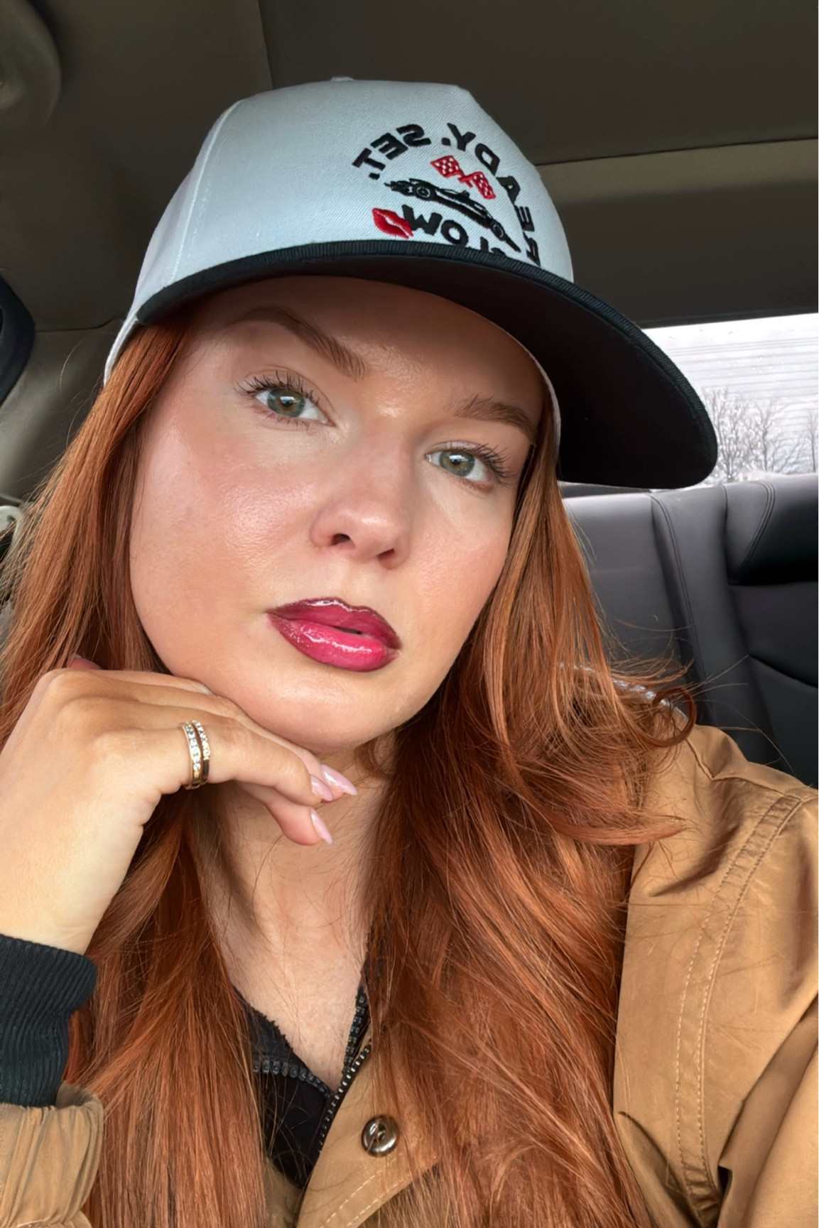 My take on the cherry cola lip🍒🥤🤎✨
Already applied @milkmakeup jelly tint in shade chill 
@colourpopcosmetics Bff2 liner 
@maybelline Rich chocolate liner
@givenchybeauty red rouge lipstick 
@tartecosmetics Concealer in the middle
@elfcosmetics Crystal clear lip oil 
•
•
•
•
#softglam #lipcombo #liptutorial #indianapolismakeupartist #indianapolis #redhead #rarebeauty #toofaced #maccosmetics #indianapolismakeupartist #indymua #givenchybeauty #milkmakeup #tartecosmetics