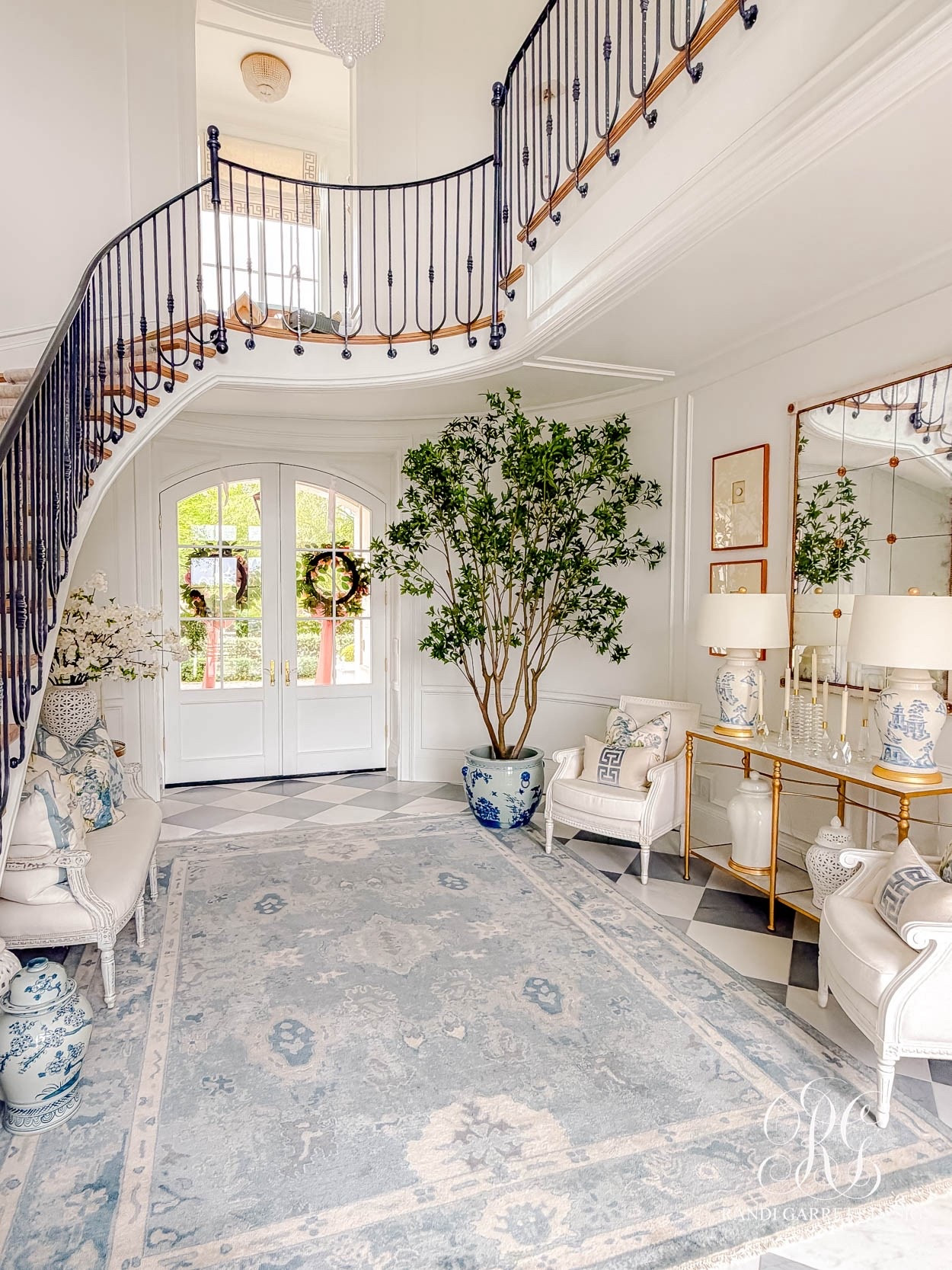 Spent entry decor 

#LTKSeasonal #LTKHome