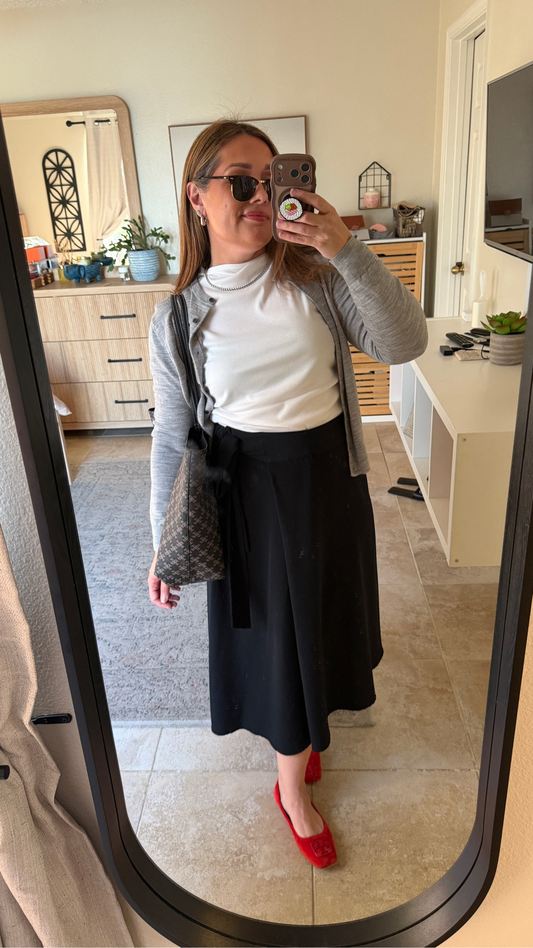 Honestly the best white tee you’ll own I swear

#LTKootd #LTKOver40 #LTKMidsize