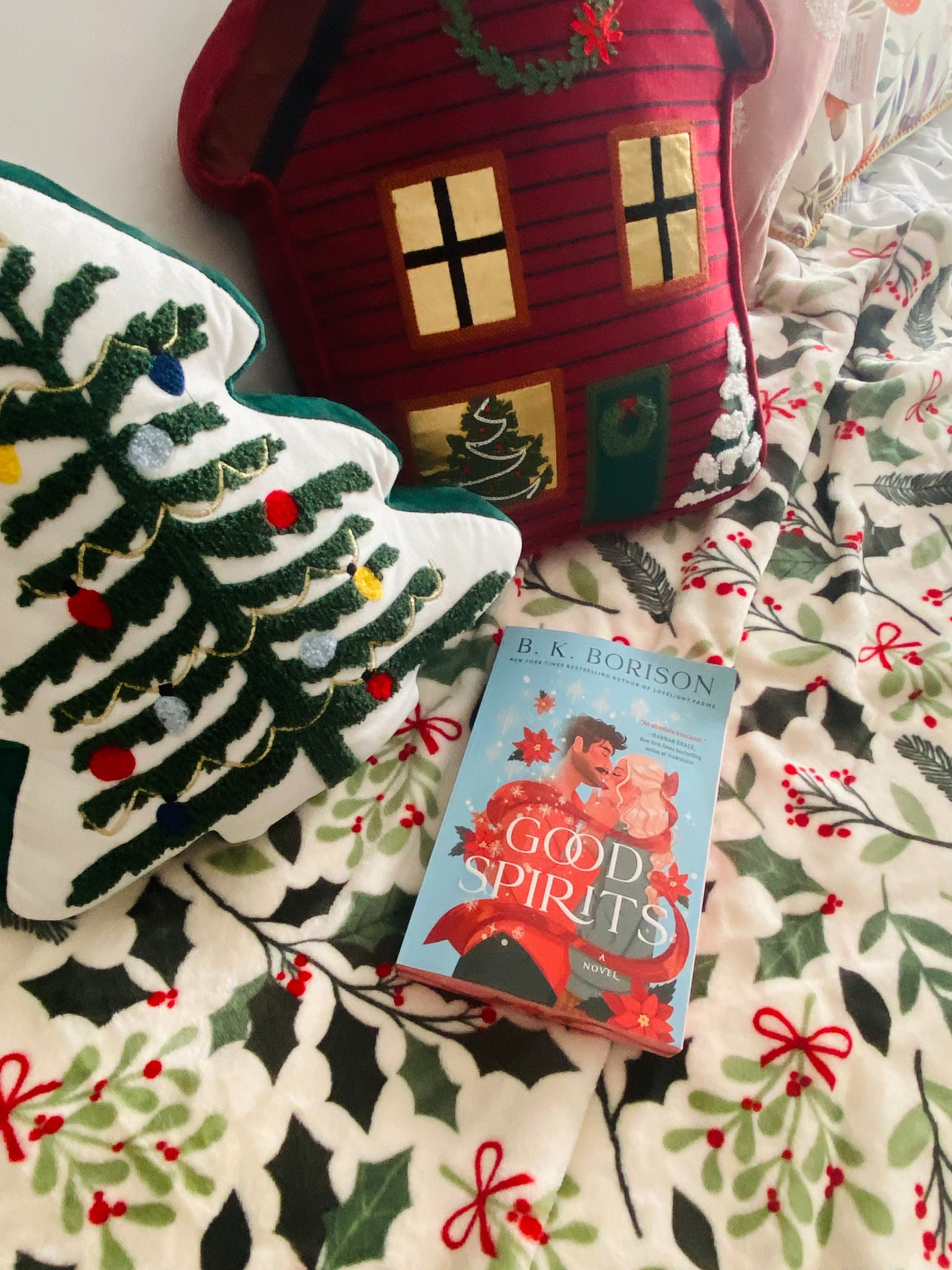 Currently reading 📚 🎄 

#LTKGiftGuide #LTKSeasonal #LTKHoliday