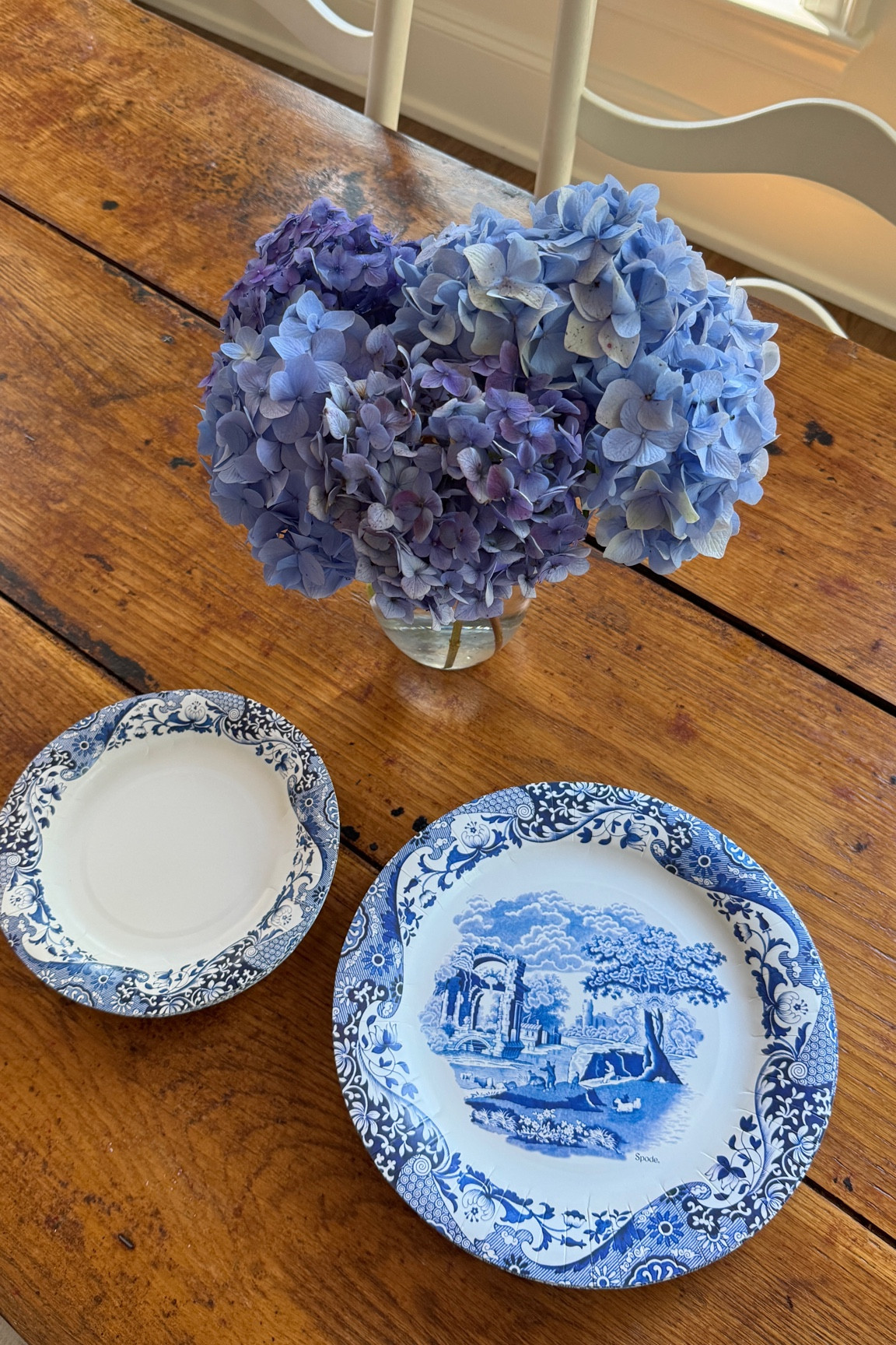 The prettiest paper plates for hosting! She’s fancy but she’s functional 💁🏻‍♀️


Blue and white dinnerware, napkins and plates set, hosting accessories, entertaining ideas 

#LTKHome #LTKParties