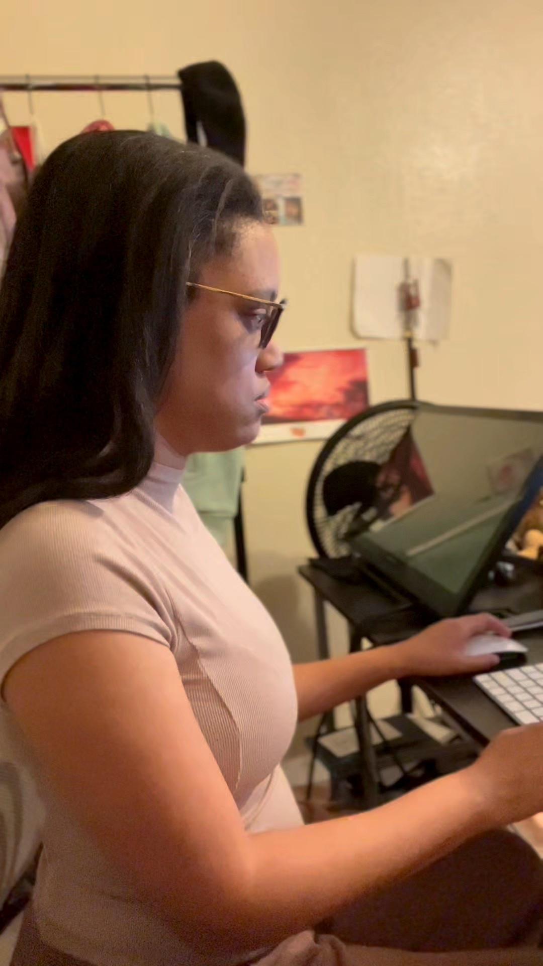 I’m 37 I live in Northern California, I love doing content such as , lifestyle, fitness, heath wellness. This gives you guys into what I be up to in the last 24 hrs. 

#LTKFindsUnder50 #LTKActive #LTKStyleTip