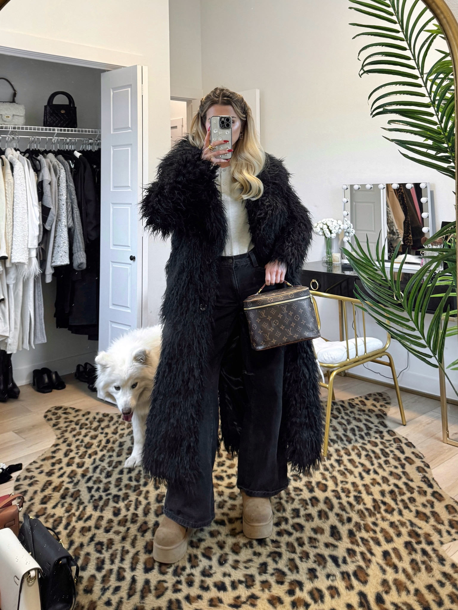 Comfy warm winter outfit w/ fur coat 🖤

#LTKSeasonal #LTKItBag #LTKStyleTip