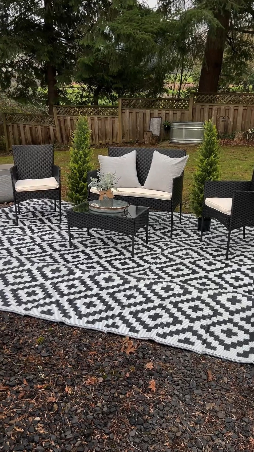 I’m loving this waterproof outdoor rug so much! It elevated my space so much 🖤

#outdoorrug #outdoorpatio #patiofurniture
