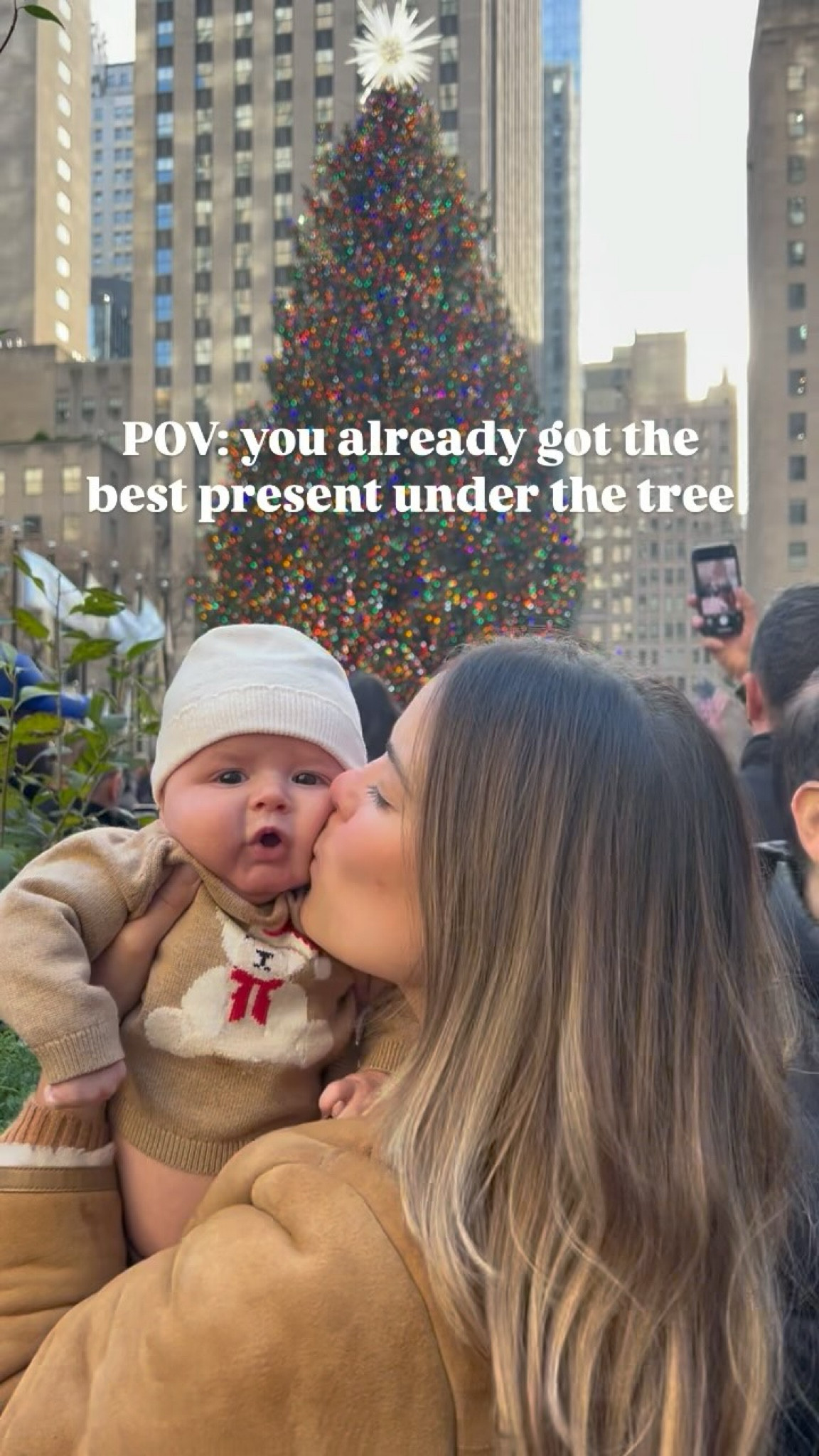LOTS of mistletoe 😘😘😘
.
#nyc #nycchristmas #rockefellercenter #santababy #babysfirstchristmas #alliwantforchristmasisyou #mistletoekisses #christmas