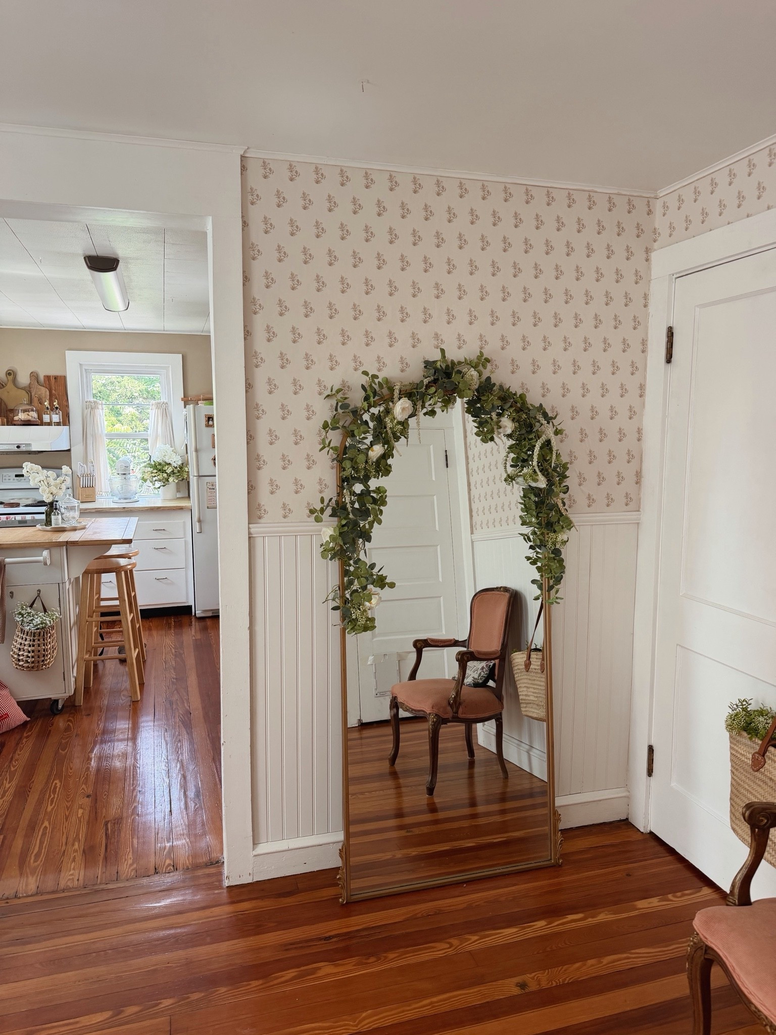 Our new @Artza & co. wallpaper is up!!!🤍 We went with CYRILLIA in Barrel for our design & color, and we couldn’t be happier! 🫶🏼

#LTKHome #LTKdayinmylife #LTKmorningroutine
