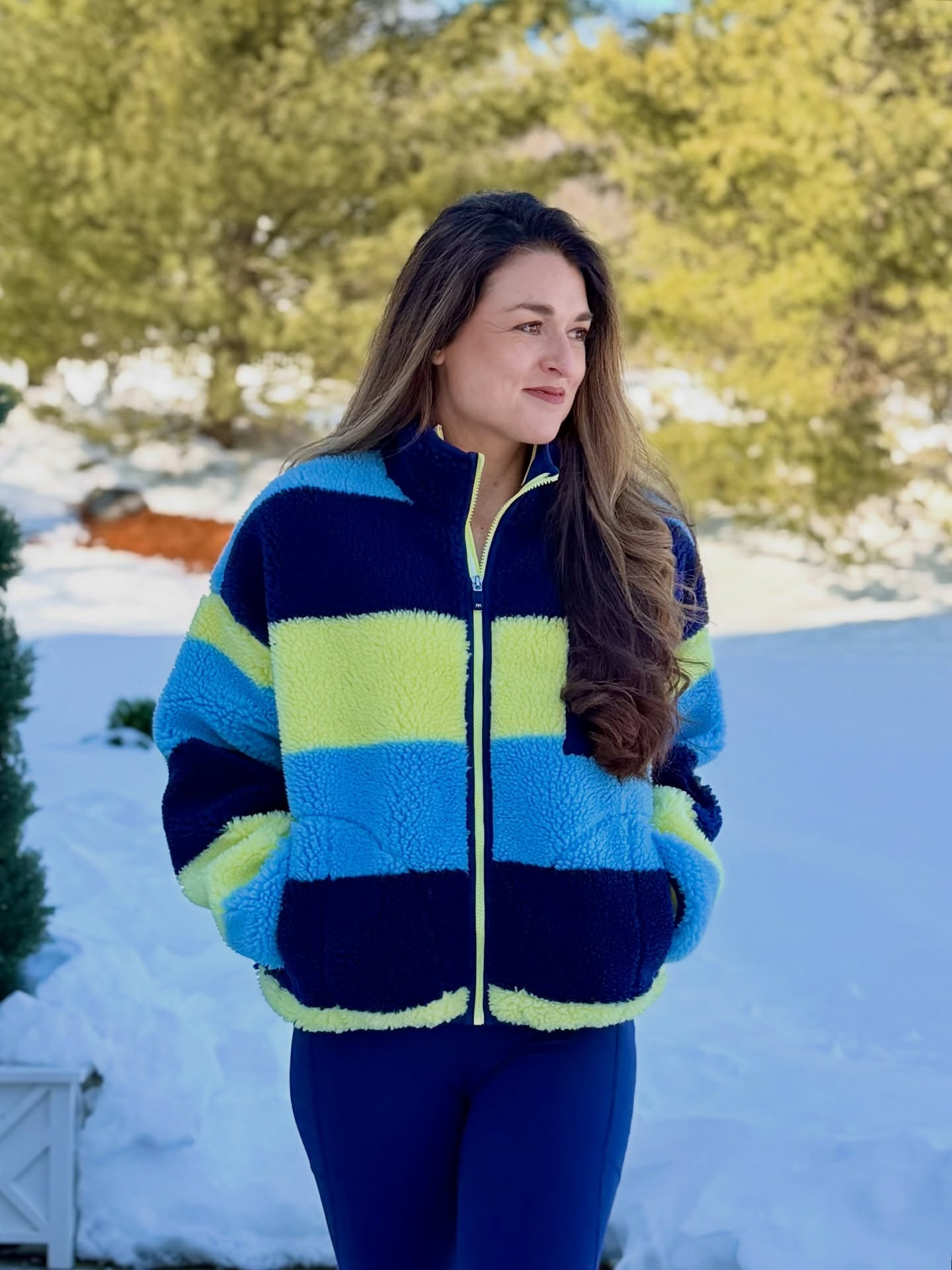 It’s finally starting to warm up a little, so a cool girl walk felt necessary. 🥶😆 Even though I still had to bundle up, I felt so put together in my @shopmoorlow gear. This jacket is SO cozy, and the pullover + leggings are just as good! 

#mymoorlow #playhappy #ad