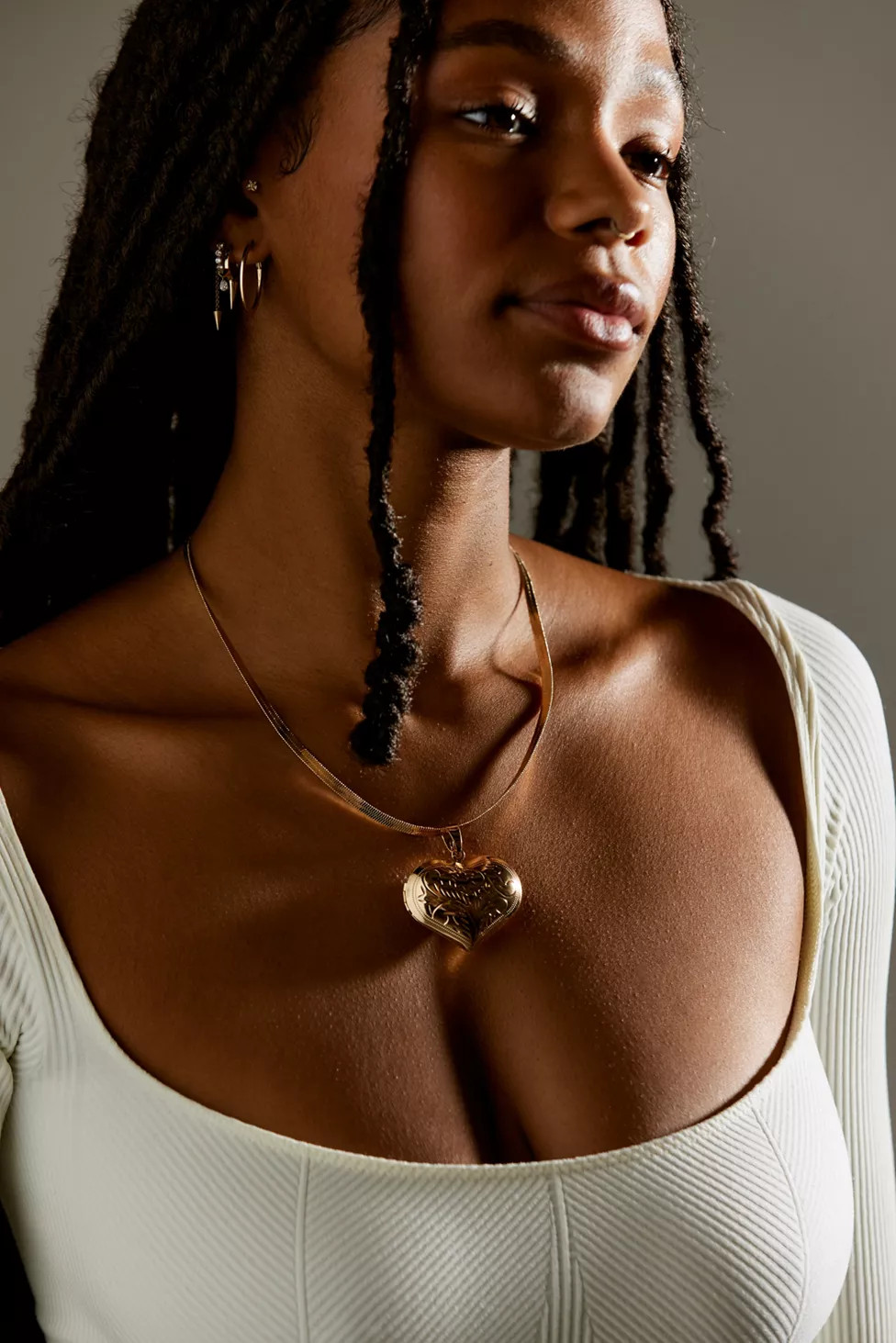 Etched Heart Locket Pendant Necklace | Urban Outfitters (US and RoW)