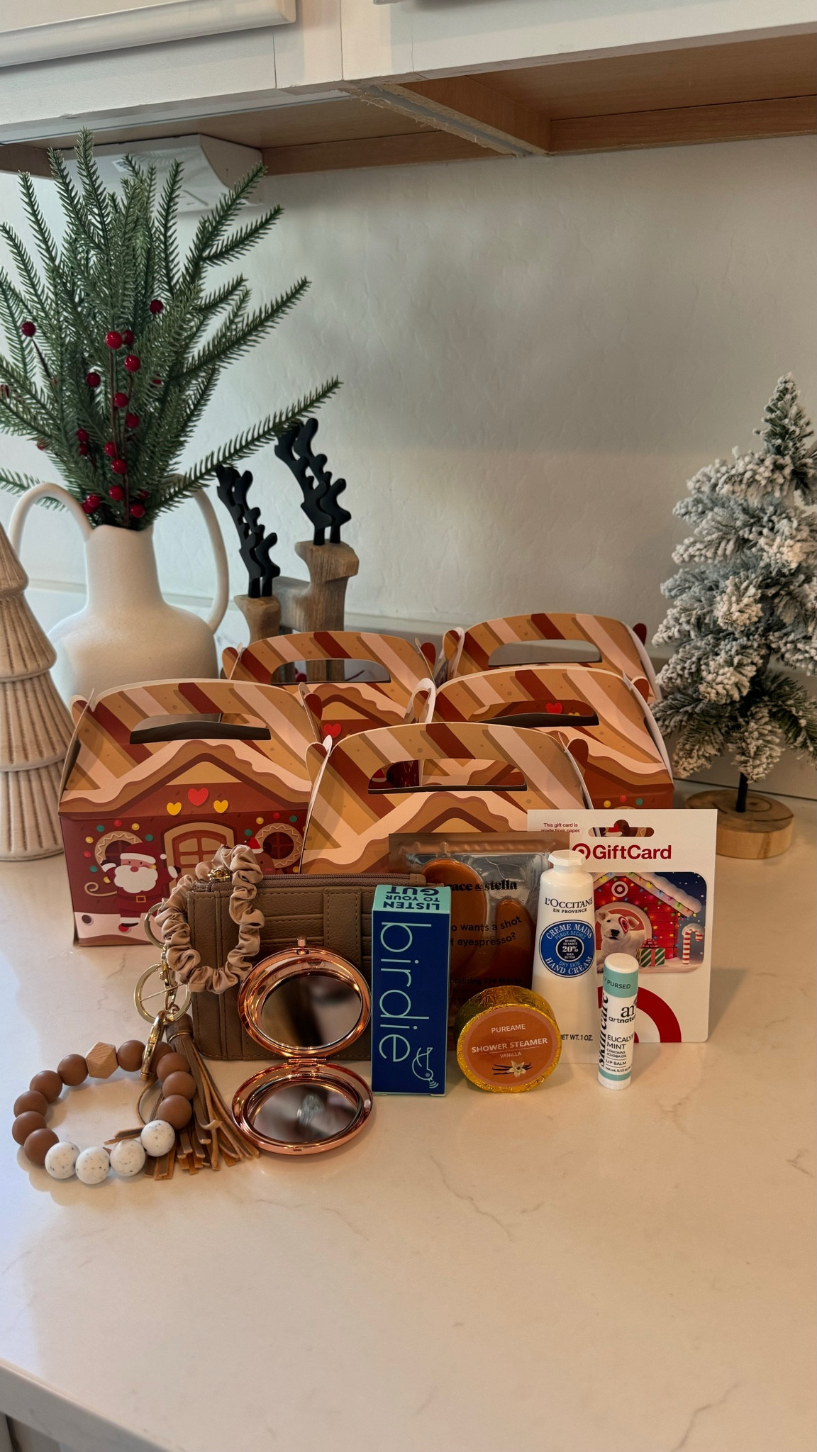 Gingerbread house gift box!! Cute affordable gift box for the holidays! Could be for teachers, friends, gift exchange, etc. everything is from Amazon!

Holiday
Gift Ideas
Amazon

#LTKHoliday #LTKGiftGuide #LTKSeasonal