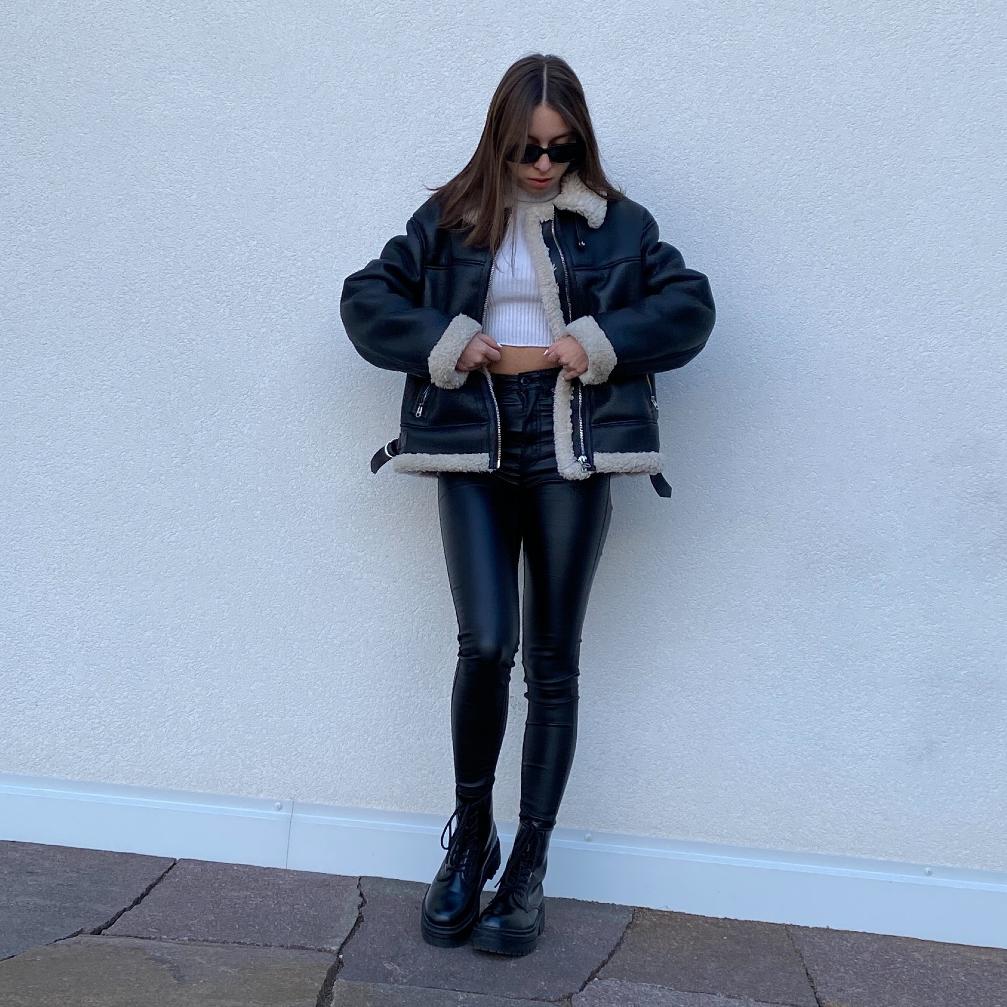 Leather jeans, Stradivarius pants, Stradivarius jeans, white shirt, white turtleneck, white crop top

#LTKeurope #LTKstyletip #LTKfit