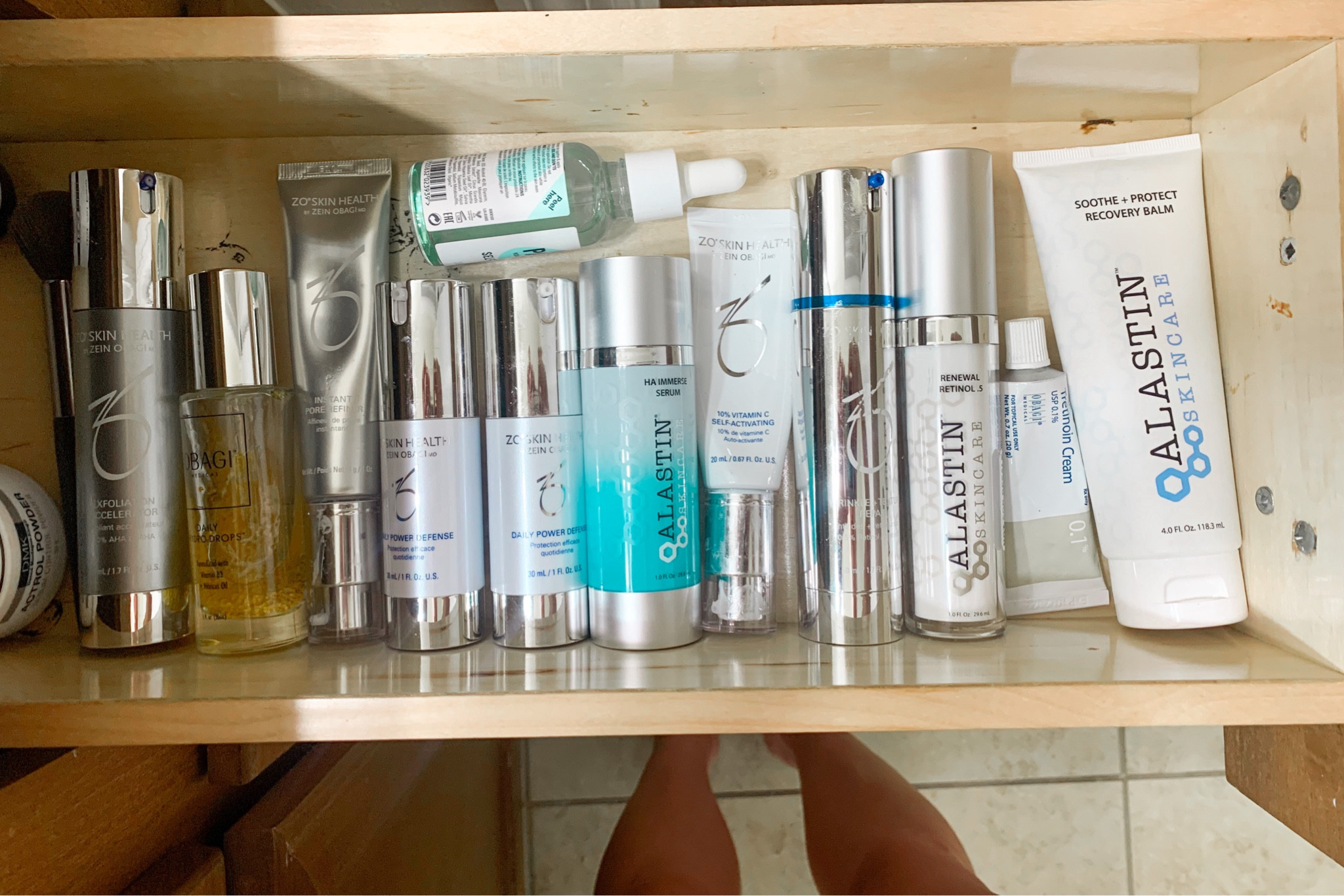 Aesthetician PROBSSSS🤪 Here is a Go-To skincare routine for my ✨BOUGIE✨ girlies!!! I linked some similar Obagi products that are equivalent to the ZO Skin Health Products! 

ZO Skin Health is not on LTK, but feel free to use this as a guide!🩷

#LTKhome