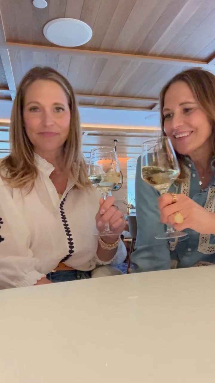 Cheers to sharing special
moments with the ones you love! s

#LTKOver40 #LTKMidsize #LTKdayinmylife