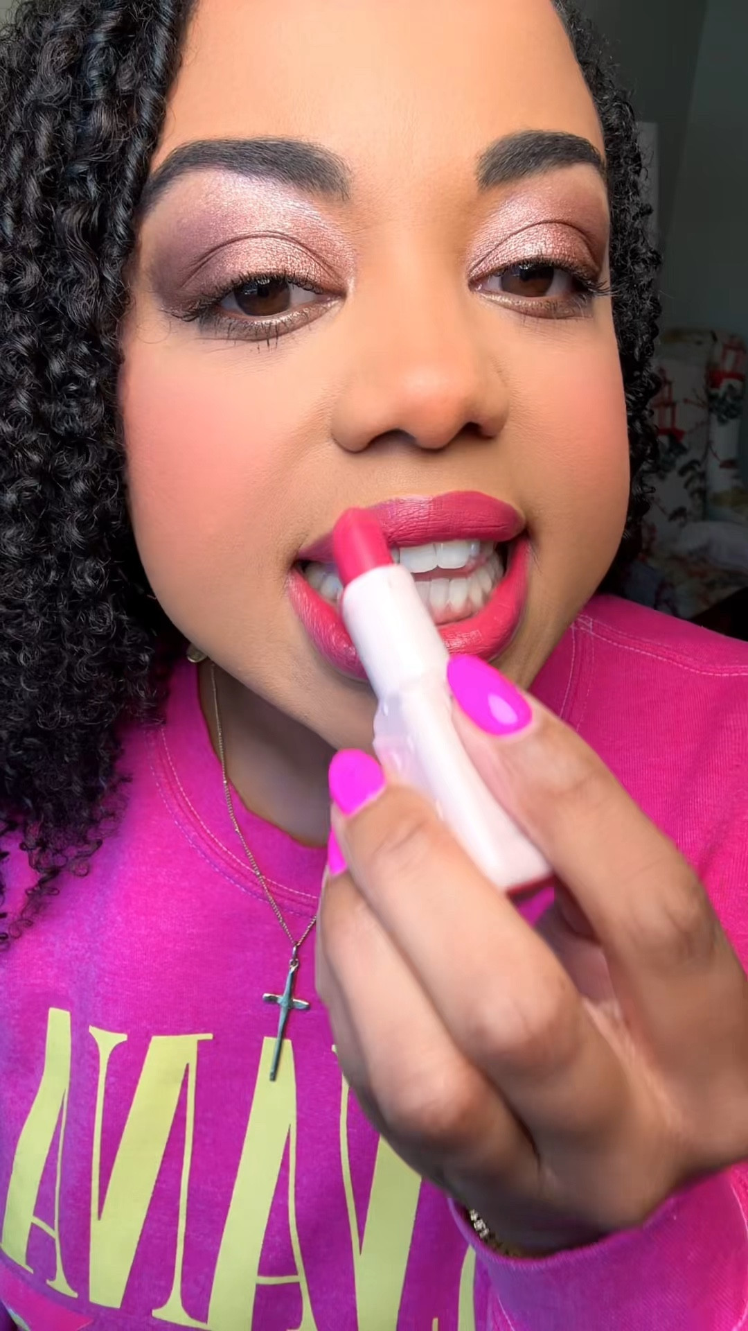 Maybelline Serum Lipstick moisturizes like a lip balm, treats like a serum and colors like a lipstick! #maybelline #makeup #lipstick #lipbalm
