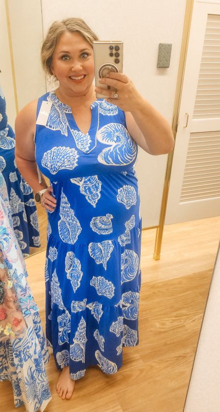 This is the new Sydnee Maxi pictured here is a size Large. Yes this fits. But for my own personal preference I really like a lot of room in my dresses. I will likely opt for an XL in this. Still waiting to here from my husband his thoughts on this one bc he hated the print on the caftan. The caftan was much darker in person than this sleevless maxi (or that's my opinion). This one was a brighter blue. Usually just a difference in the fabric type. #Livinglargeinlilly #plussize #maxi #summer #lillypulitzer 

#LTKMidsize #LTKPlusSize #LTKStyleTip