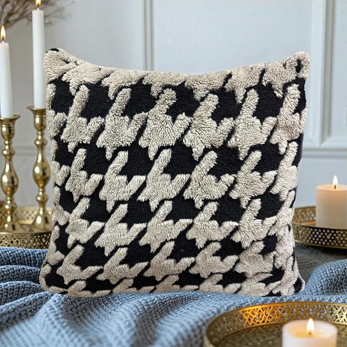 18x18 Inch Throw Pillow Cases Velvet Pillow Covers Super Soft Pillowcase with Zipper for Bedroom ... | Amazon (US)