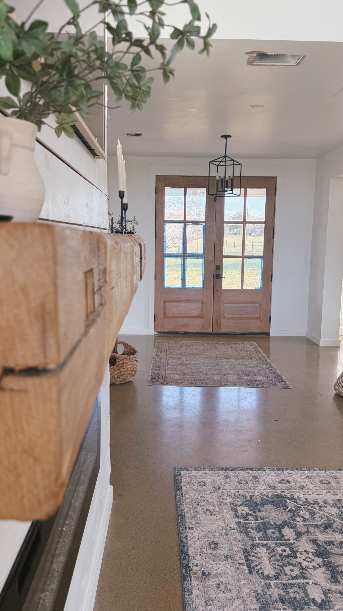 rugs, neutral rug, rug, foyer rug, living room rug, bedroom rug, home decor, rustic rug, farmhouse rug 

#LTKSeasonal #LTKFamily #LTKHome