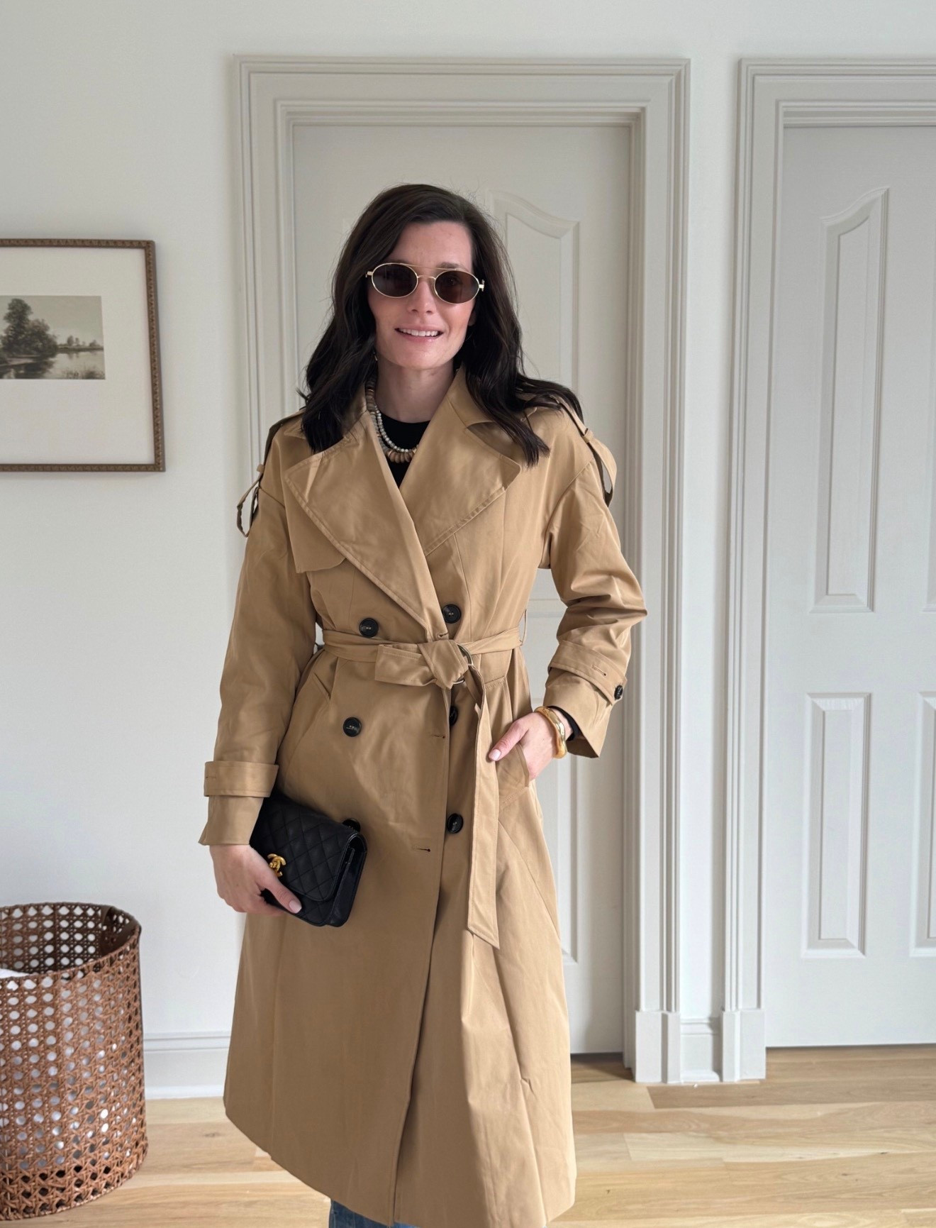 trench coat, jeans, sunglasses, chic outfit, winter outfit, neutral outfit 

#LTKFindsUnder50 #LTKootd #LTKSeasonal