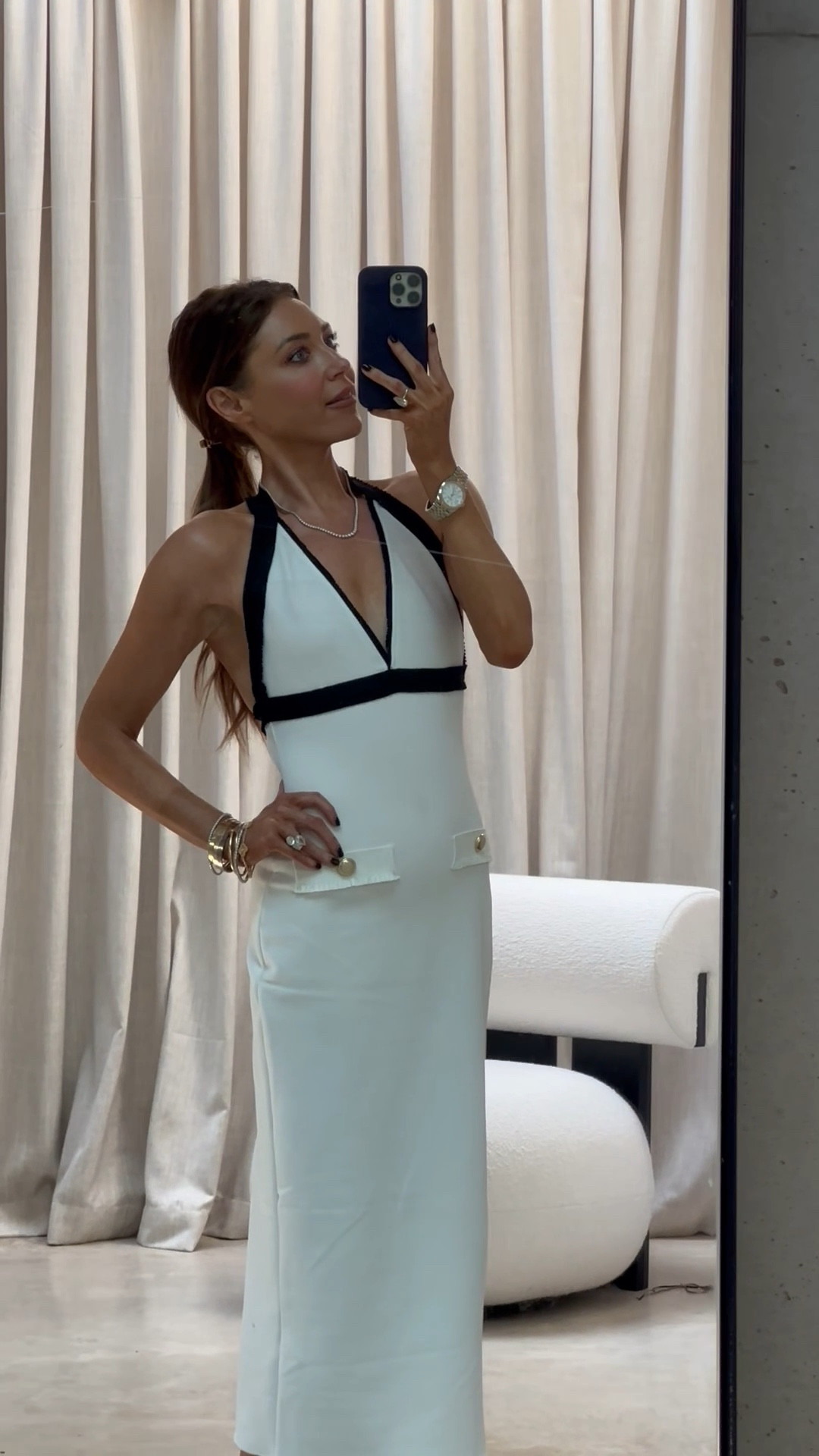 Wearing size small
I’m 5”3

Evening glam, white dress, body con