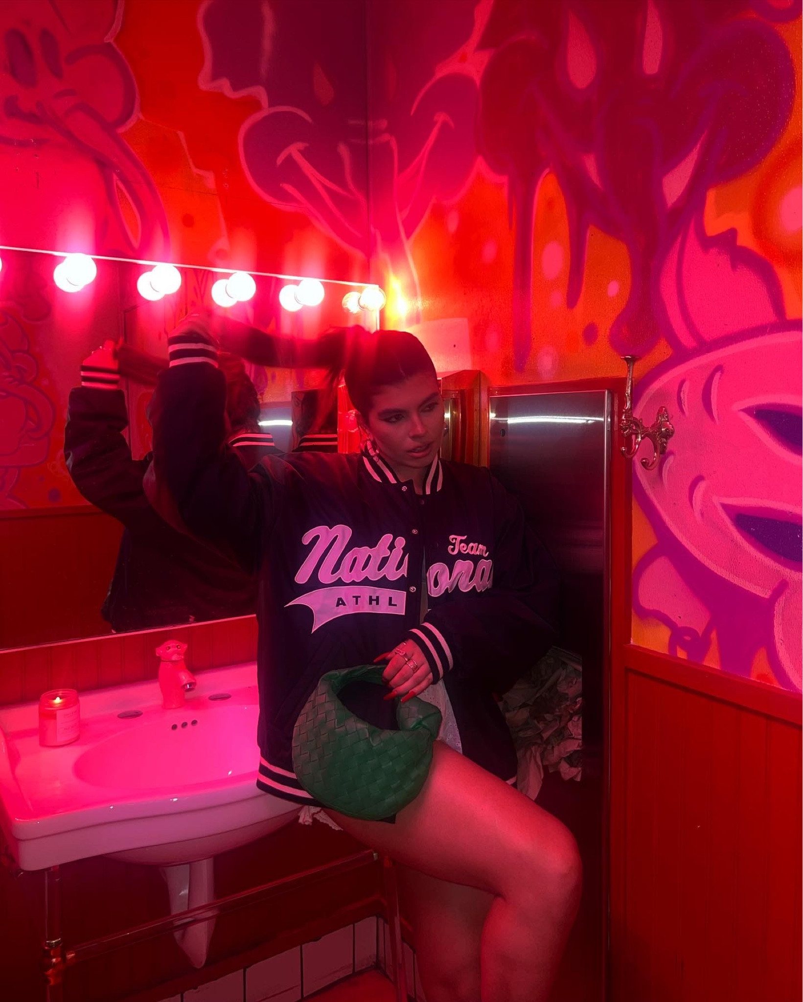 Casual but chic night out outfit🫶🏻 #falloutfitinspo #goingoutinspo #falloutfitidea #pufferjacket #bomberjacket 

#LTKstyletip #LTKSeasonal