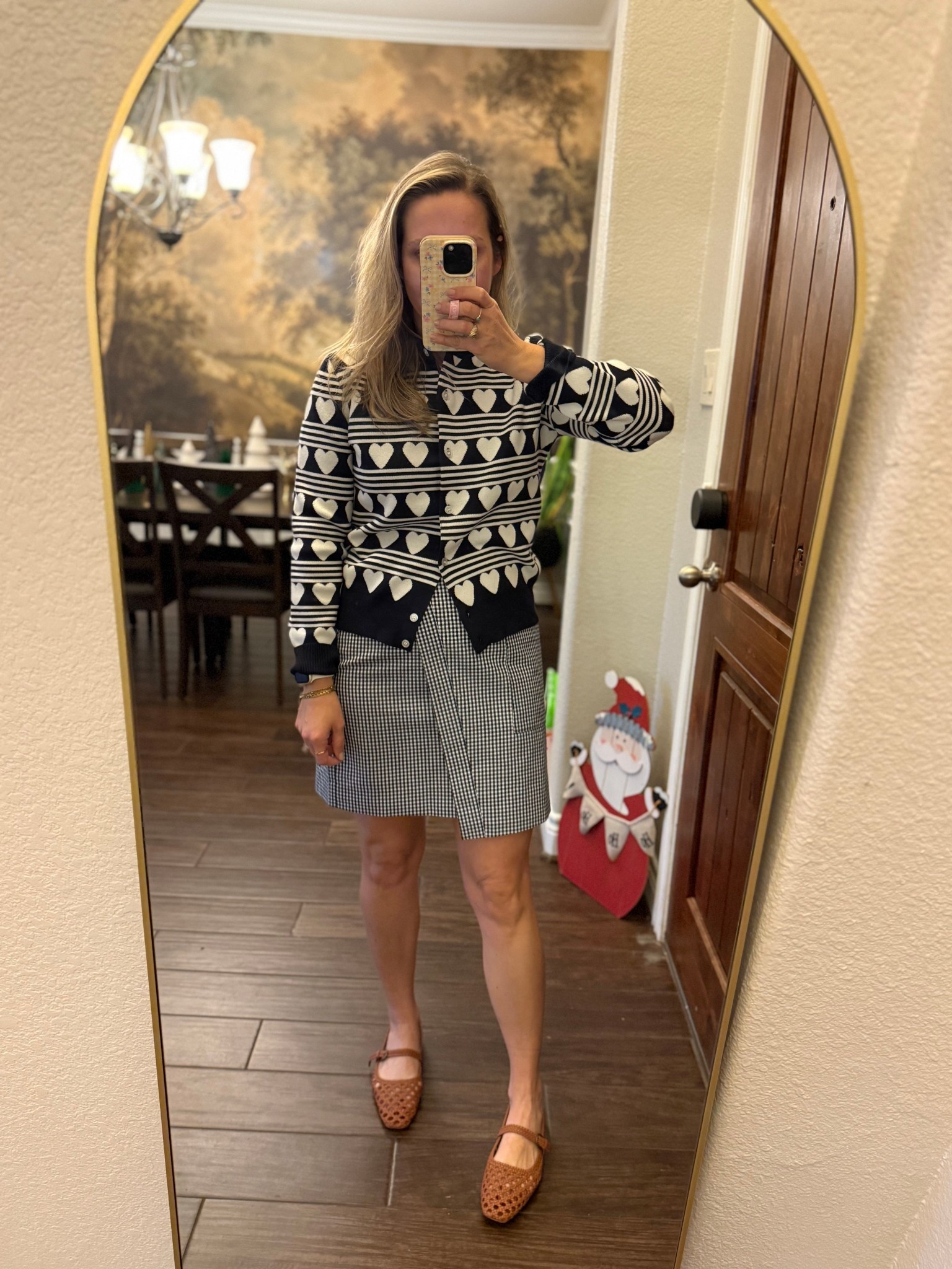 Size small cardigan and size 6 skirt 

#LTKSeasonal #LTKOver40 #LTKWorkwear